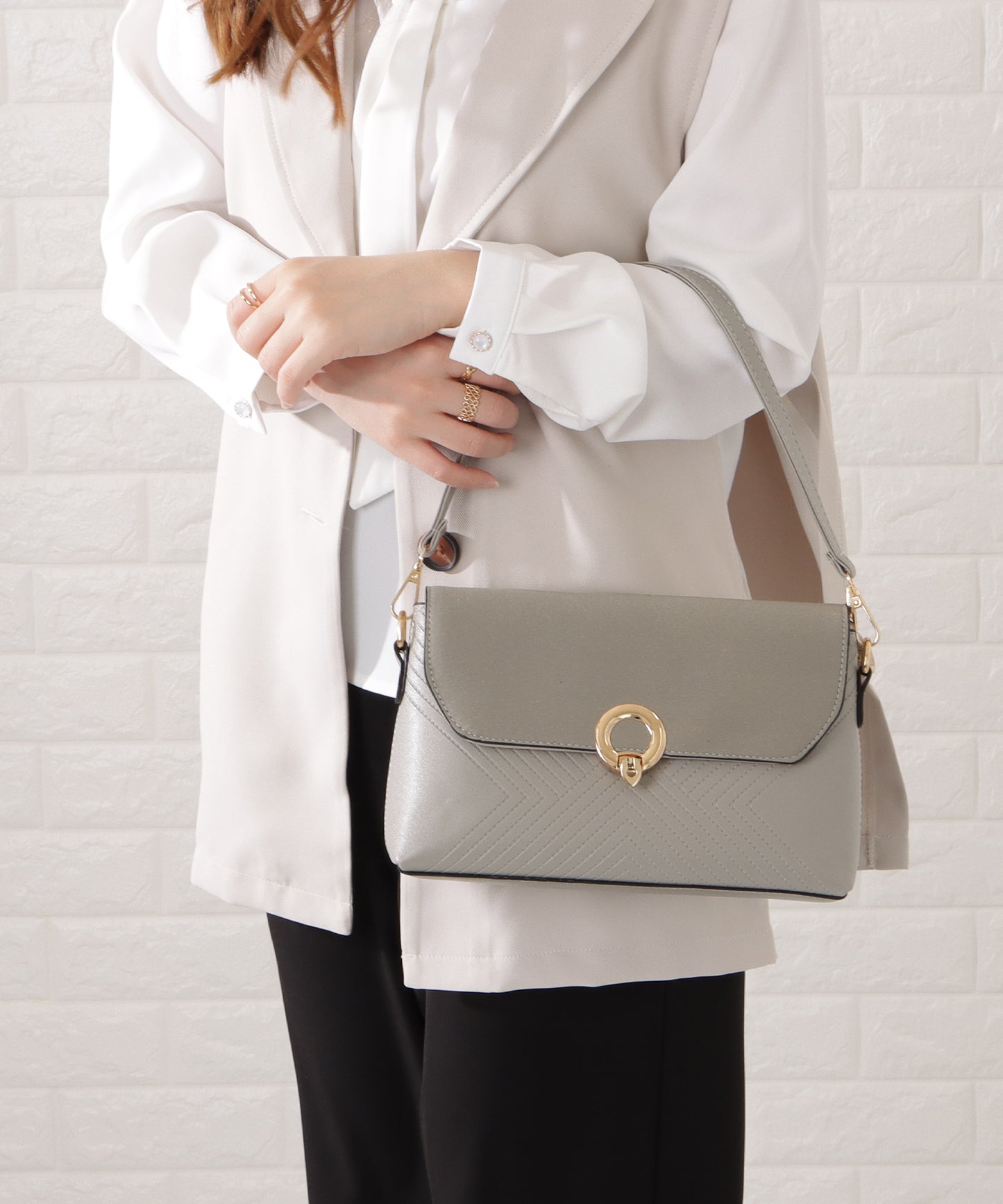 レザー調ステッチ2WAYショルダーバッグ