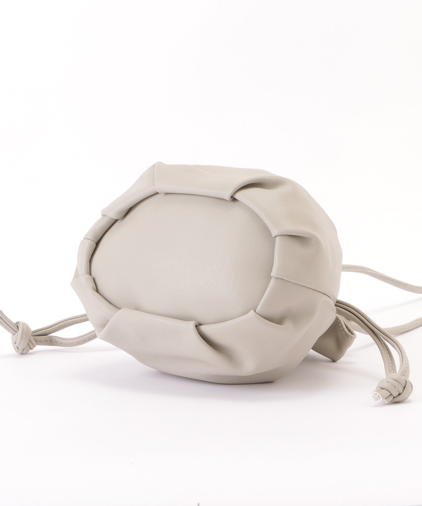 レザー調ドローストリング巾着ショルダーバッグ