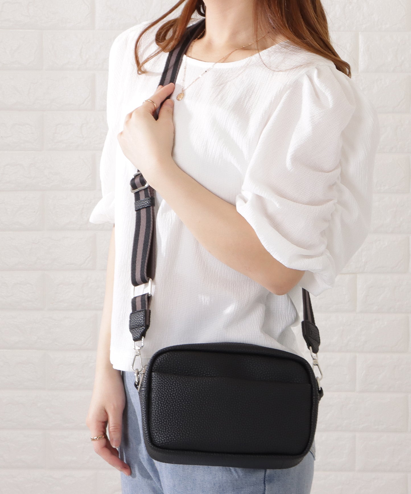 ストライプベルト付きレザー調2WAYショルダーバッグ