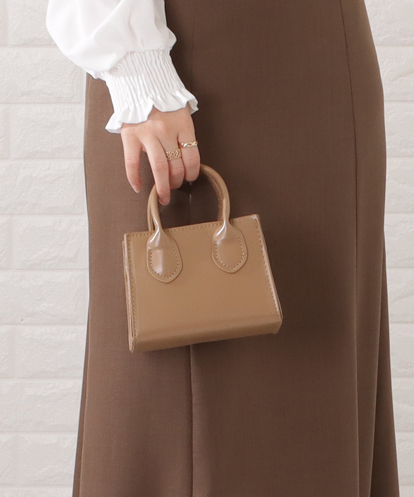 レザー調ギャザーショルダーバッグ