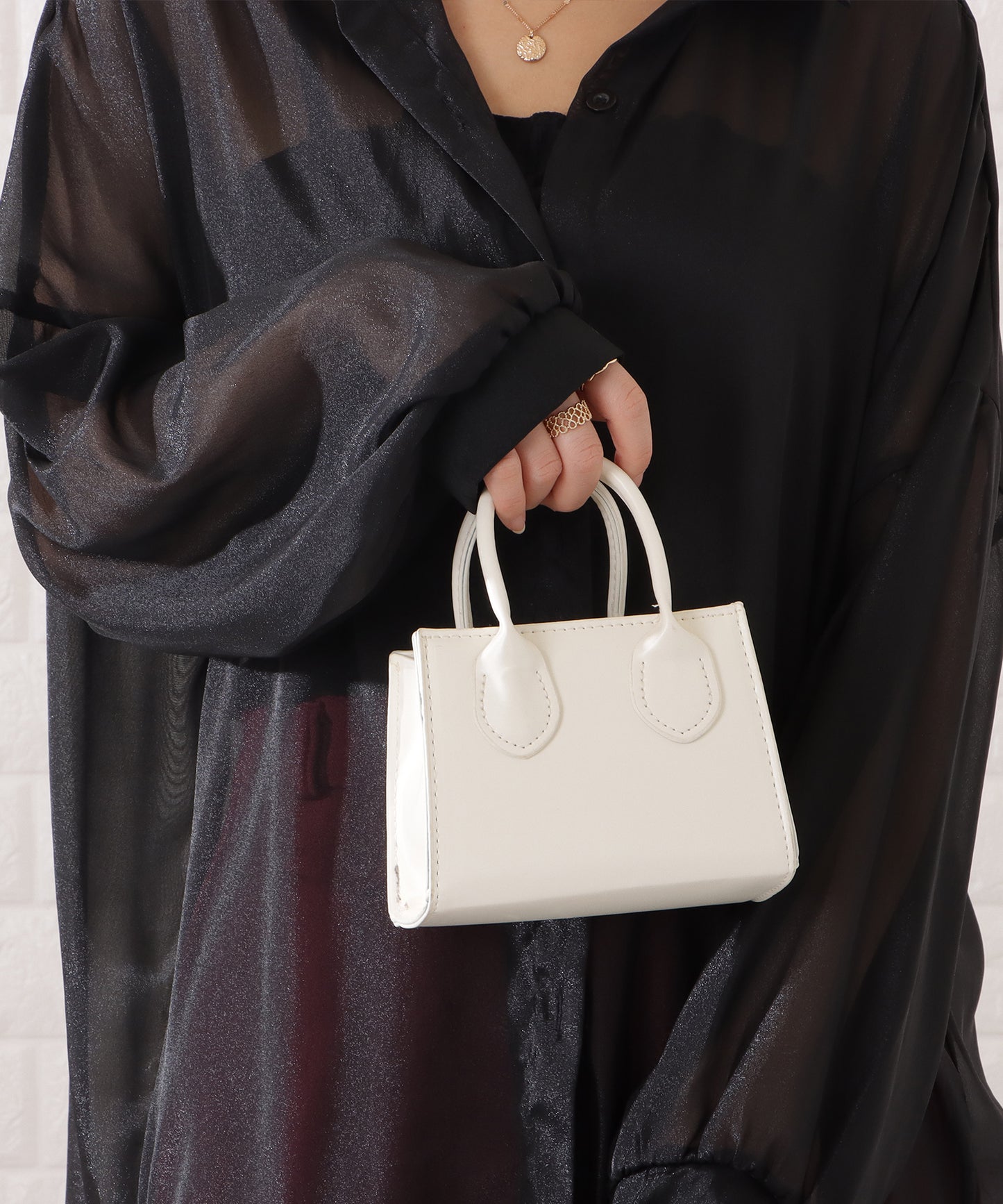 レザー調ギャザーショルダーバッグ