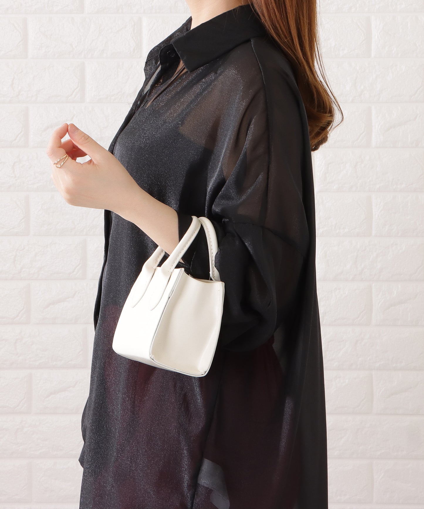 レザー調ギャザーショルダーバッグ