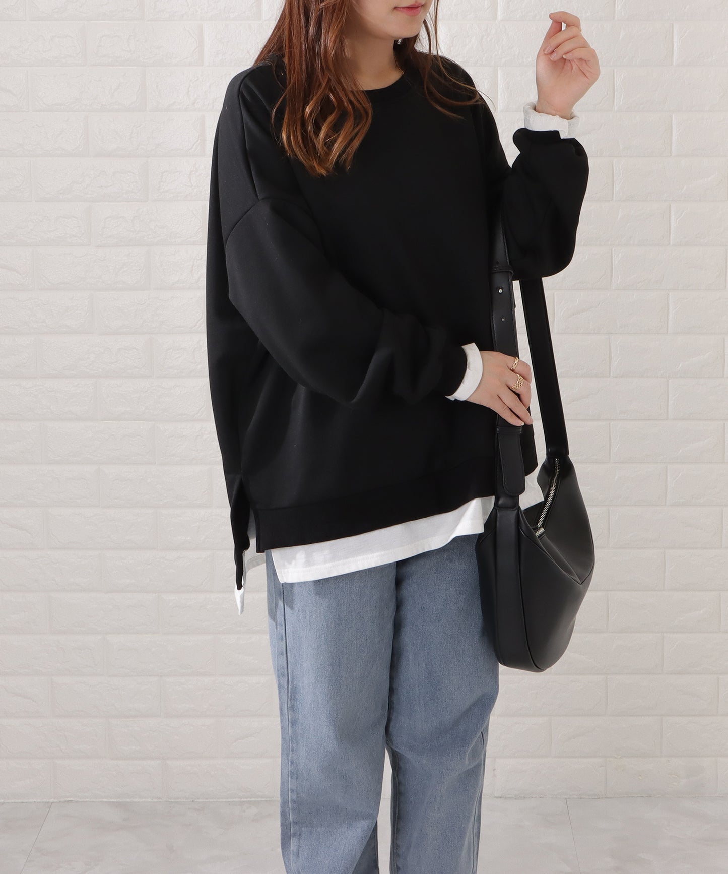 レザー調ハーフムーンショルダーバッグ