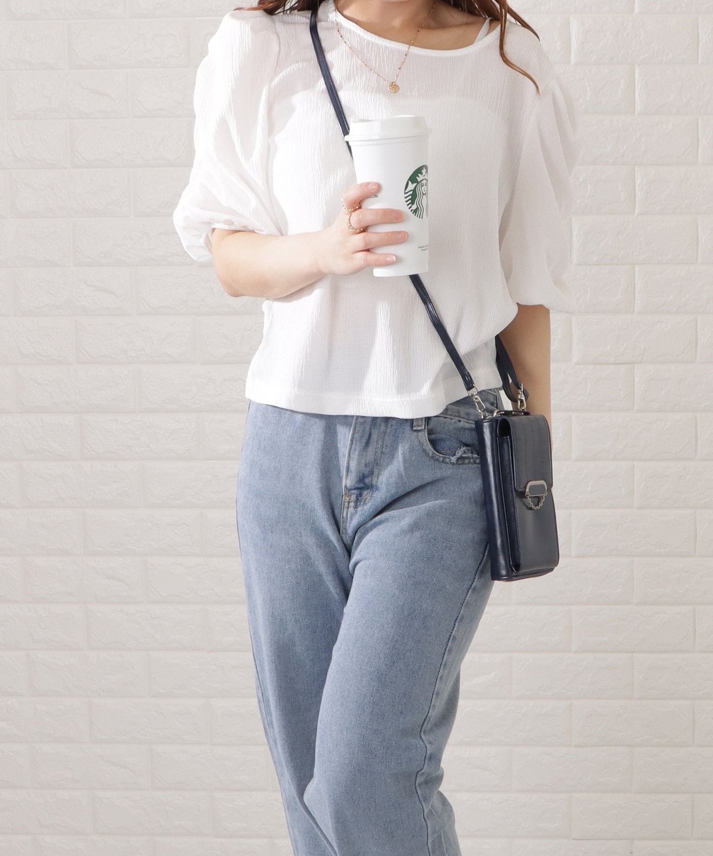 クロコダイル柄レザー調スマートフォンショルダーバッグ