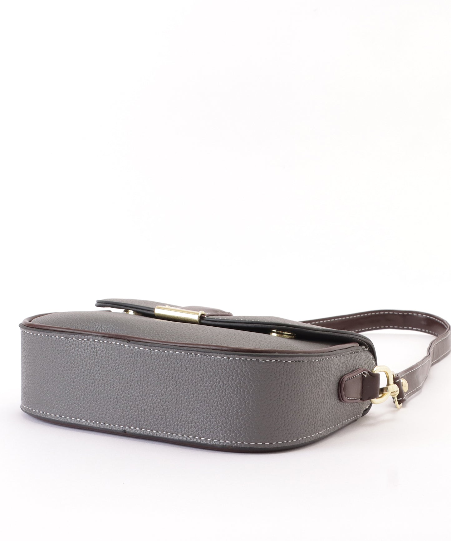 レザー調多ポケットラウンドショルダーバッグ