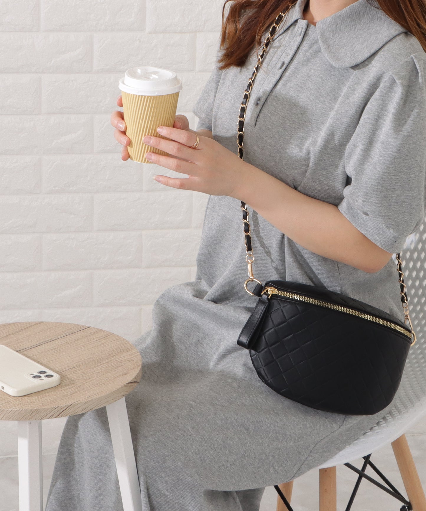 レザー調メッシュデザインショルダーバッグ