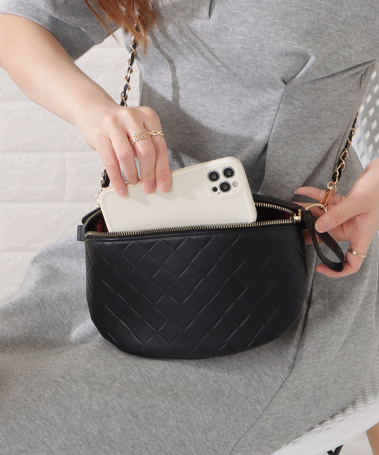 レザー調メッシュデザインショルダーバッグ