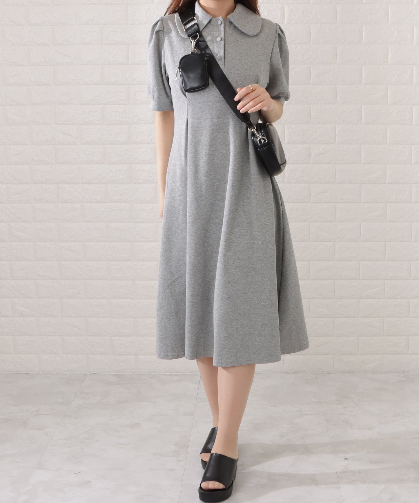 マットレザー調ミニポーチ付きショルダーバッグ