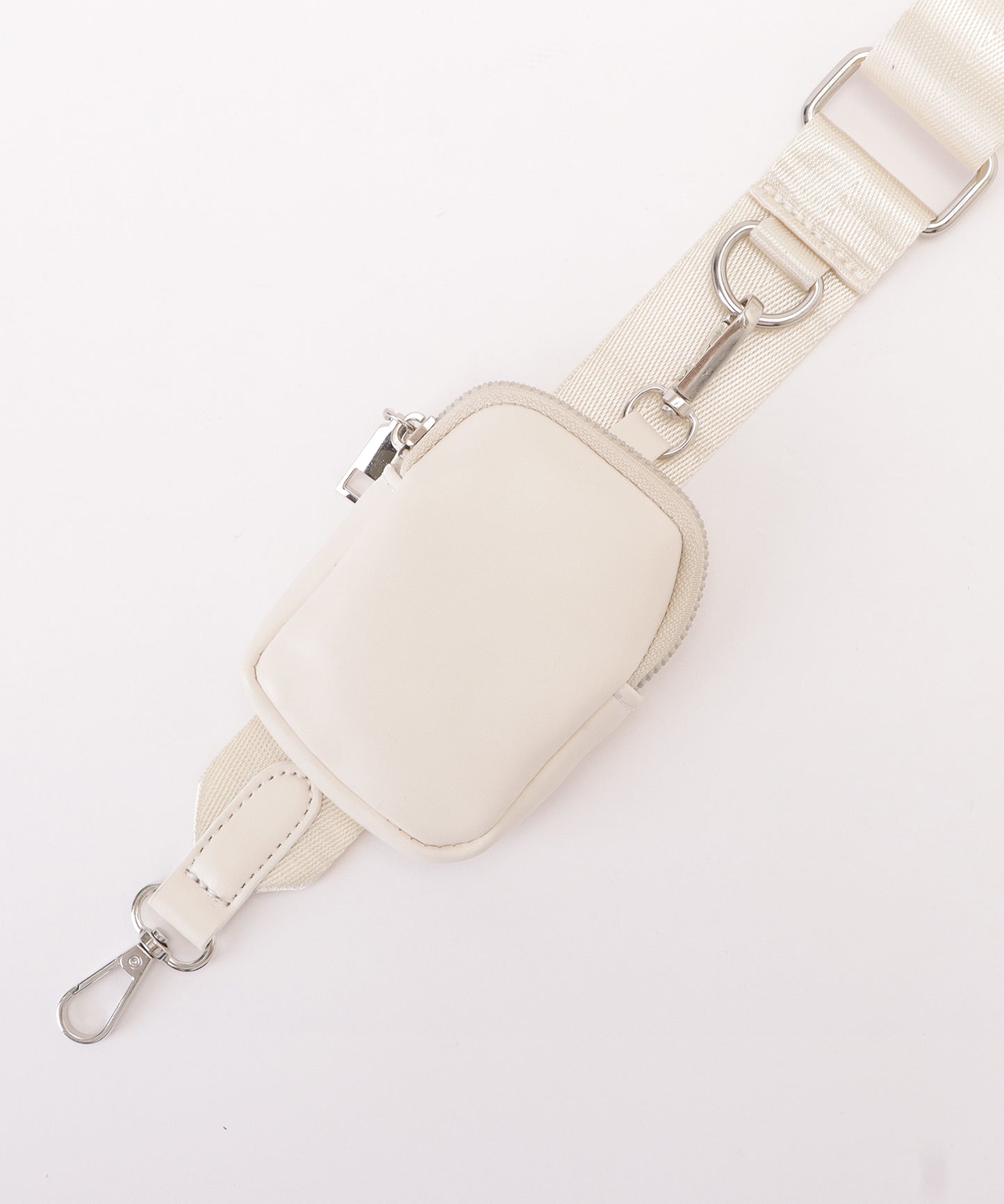 マットレザー調ミニポーチ付きショルダーバッグ