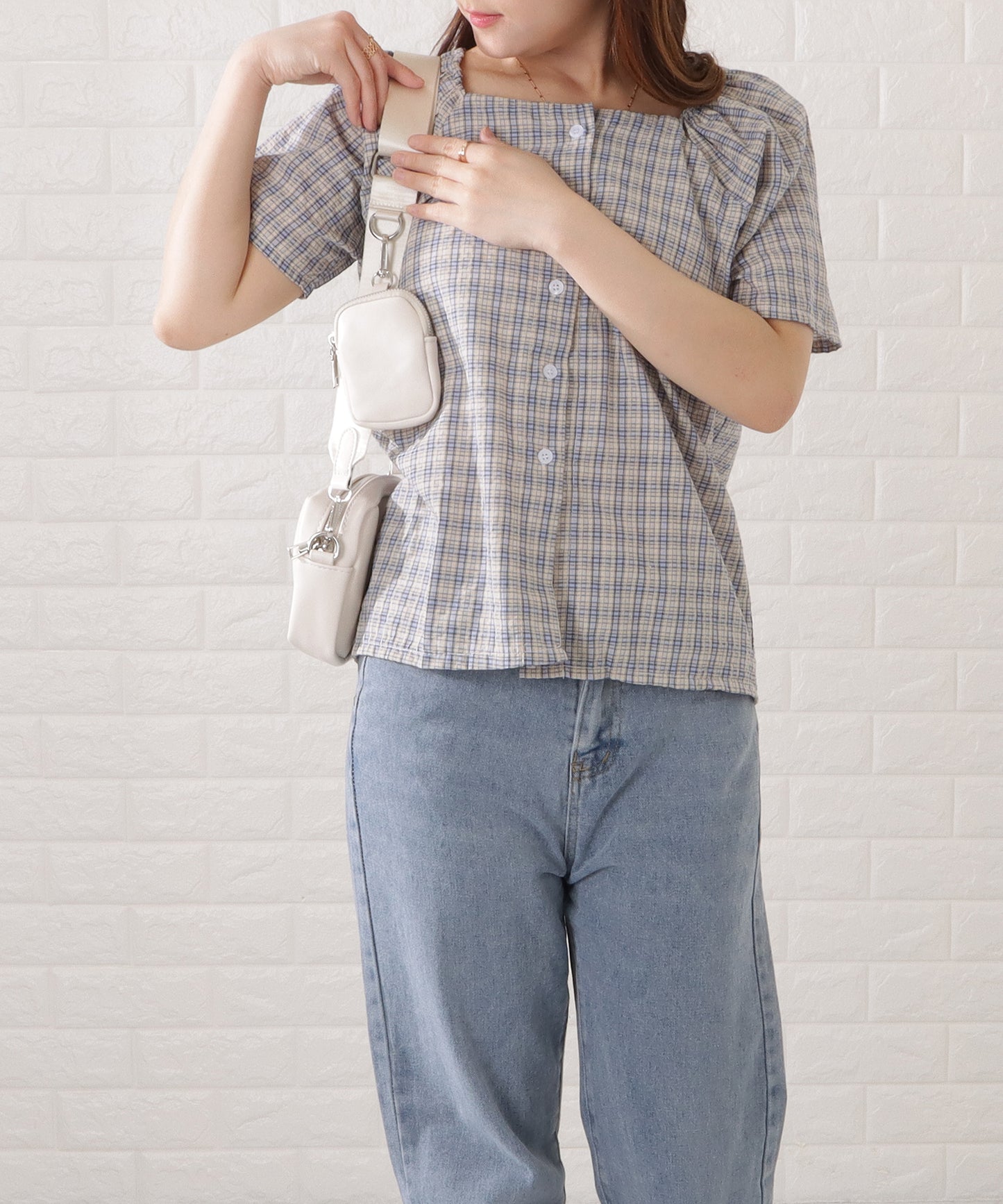 マットレザー調ミニポーチ付きショルダーバッグ