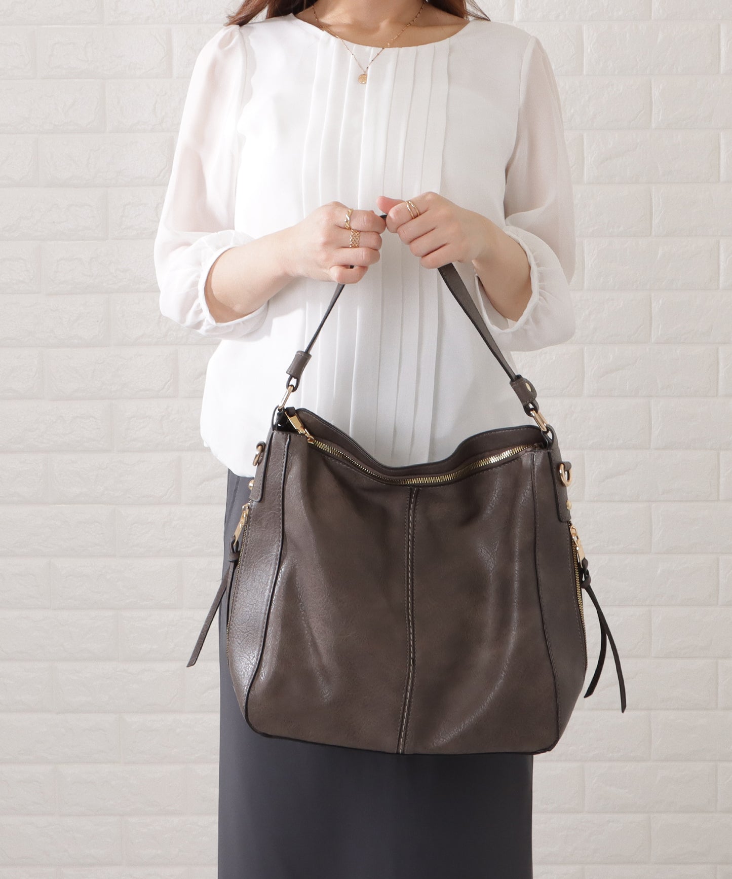 レザー調2WAYショルダーバッグ