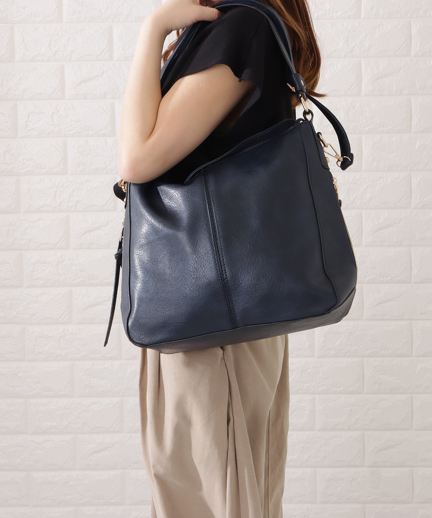 レザー調2WAYショルダーバッグ