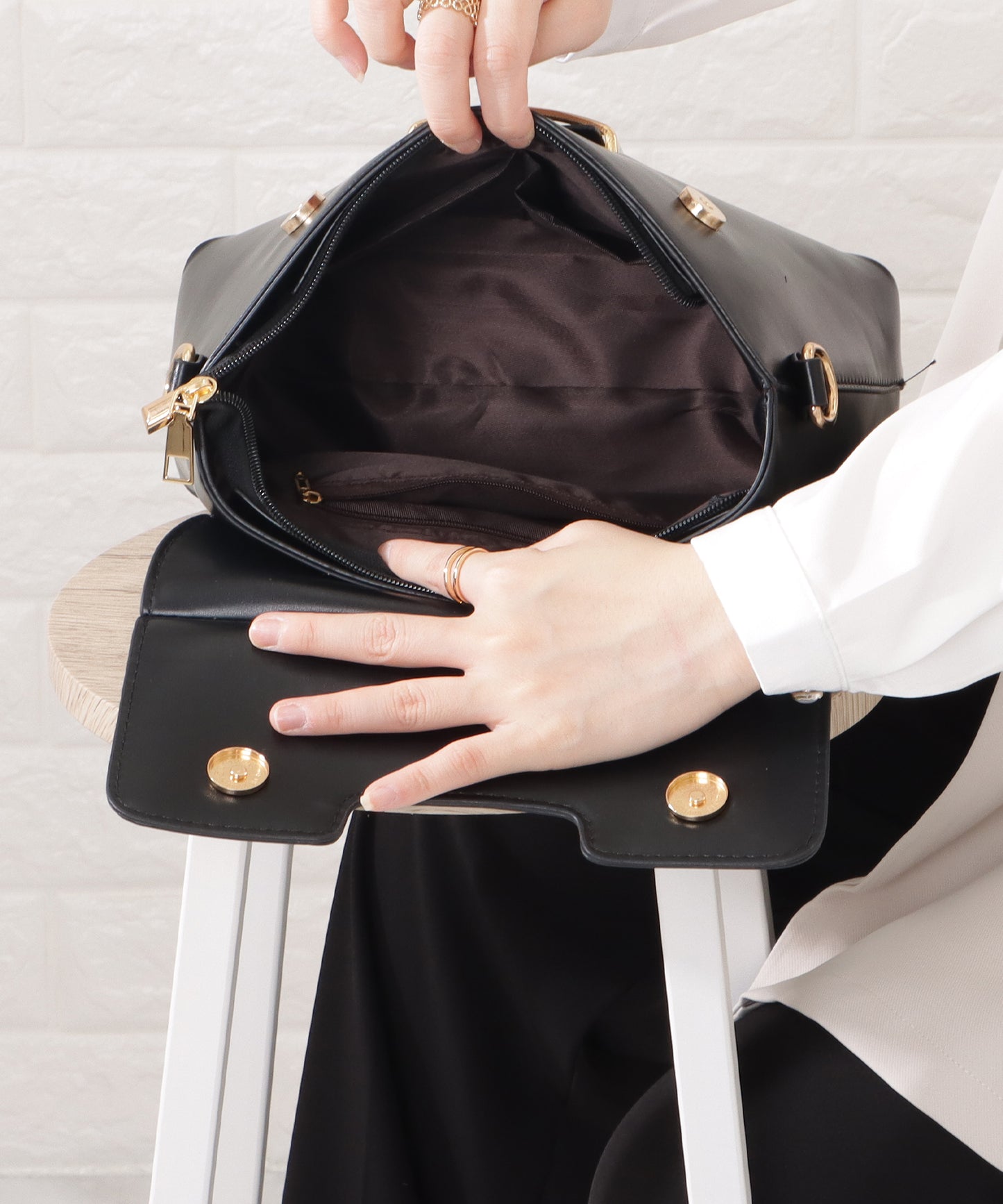 レザー調2WAYスクエアショルダーバッグ