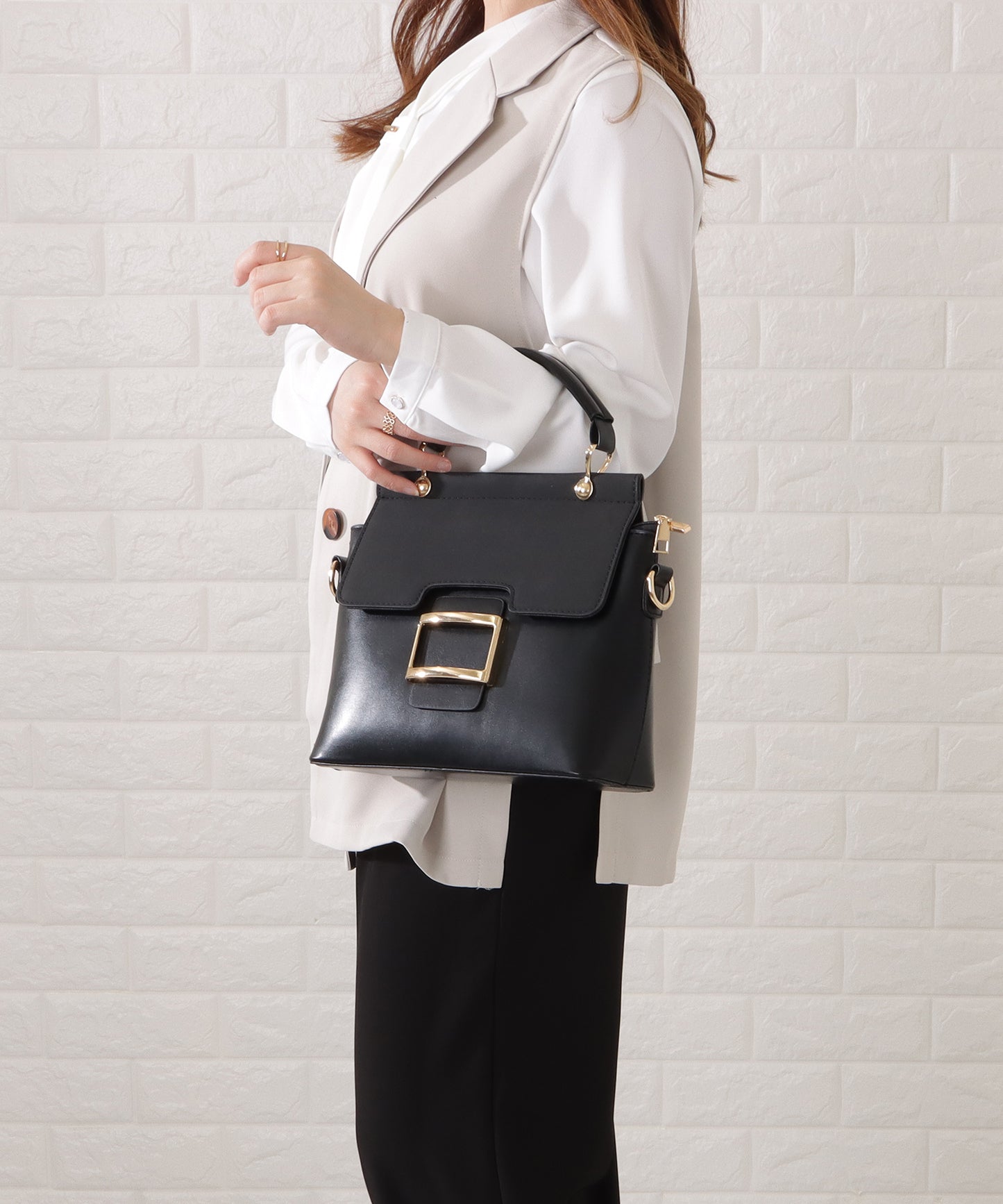 レザー調2WAYスクエアショルダーバッグ