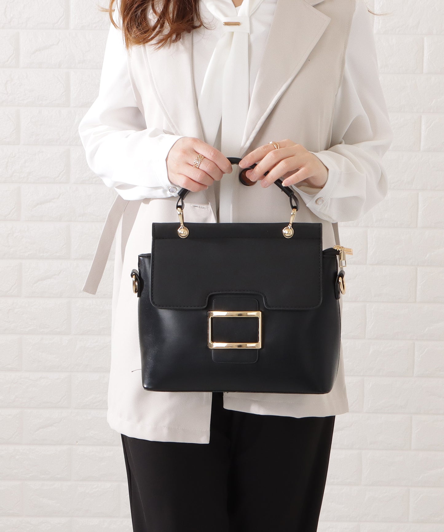 レザー調2WAYスクエアショルダーバッグ