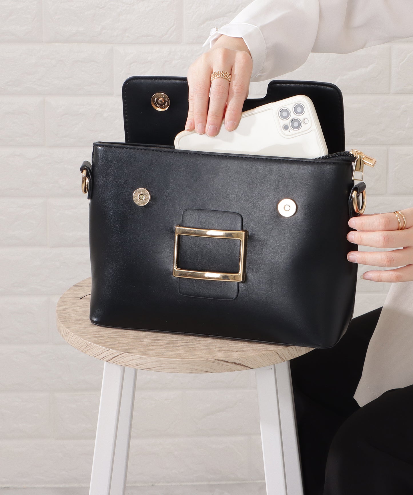 レザー調2WAYスクエアショルダーバッグ