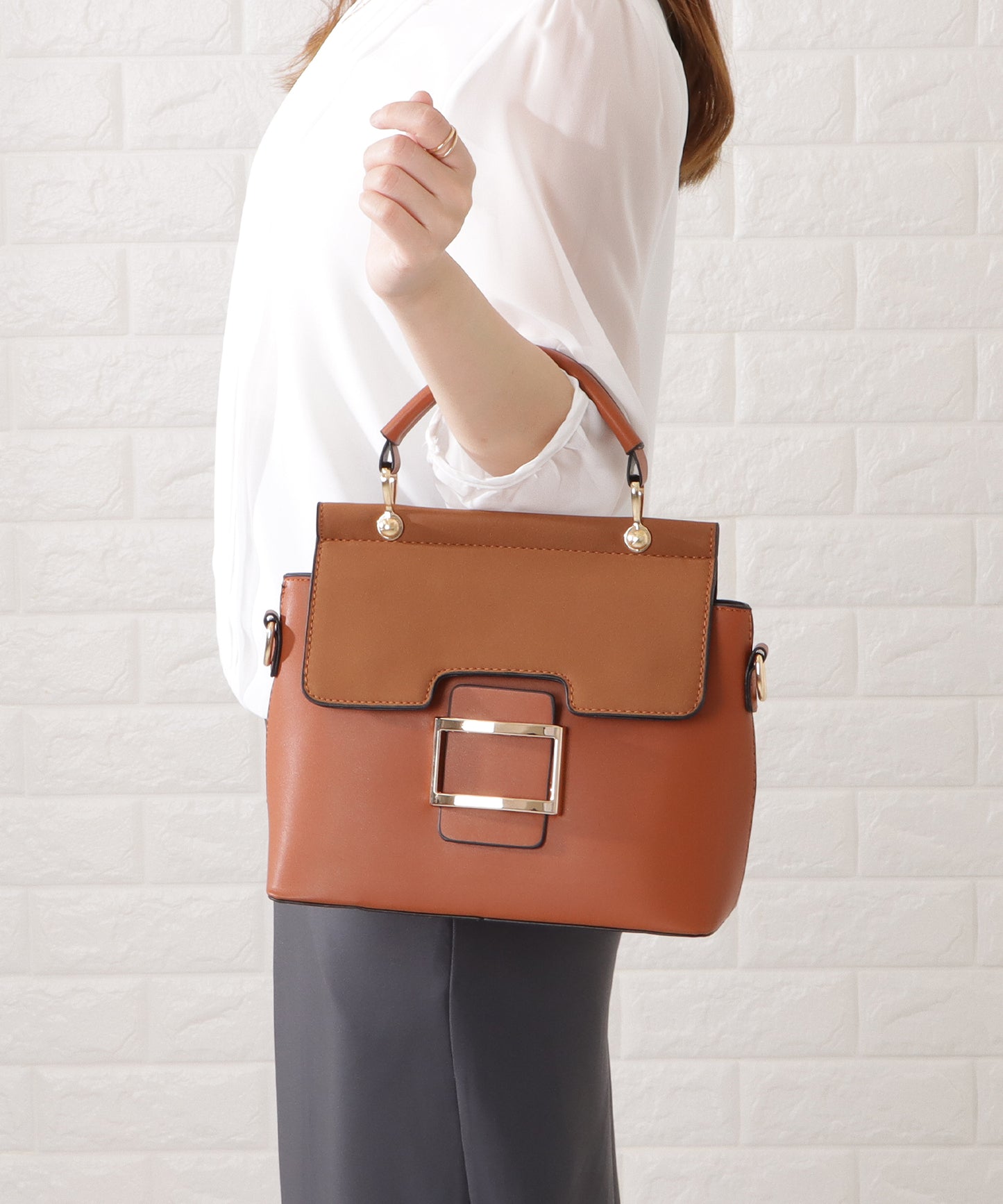 レザー調2WAYスクエアショルダーバッグ