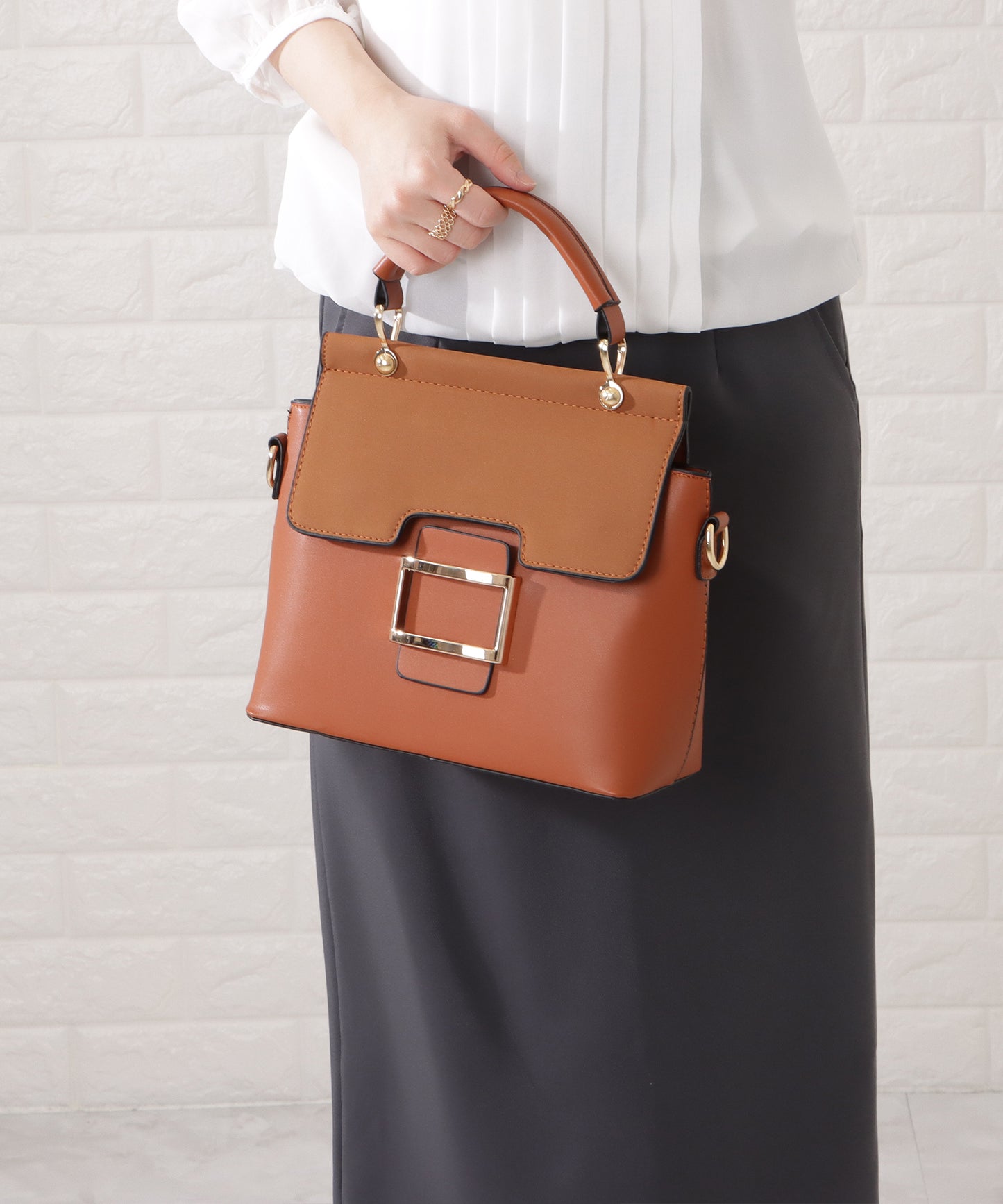 レザー調2WAYスクエアショルダーバッグ