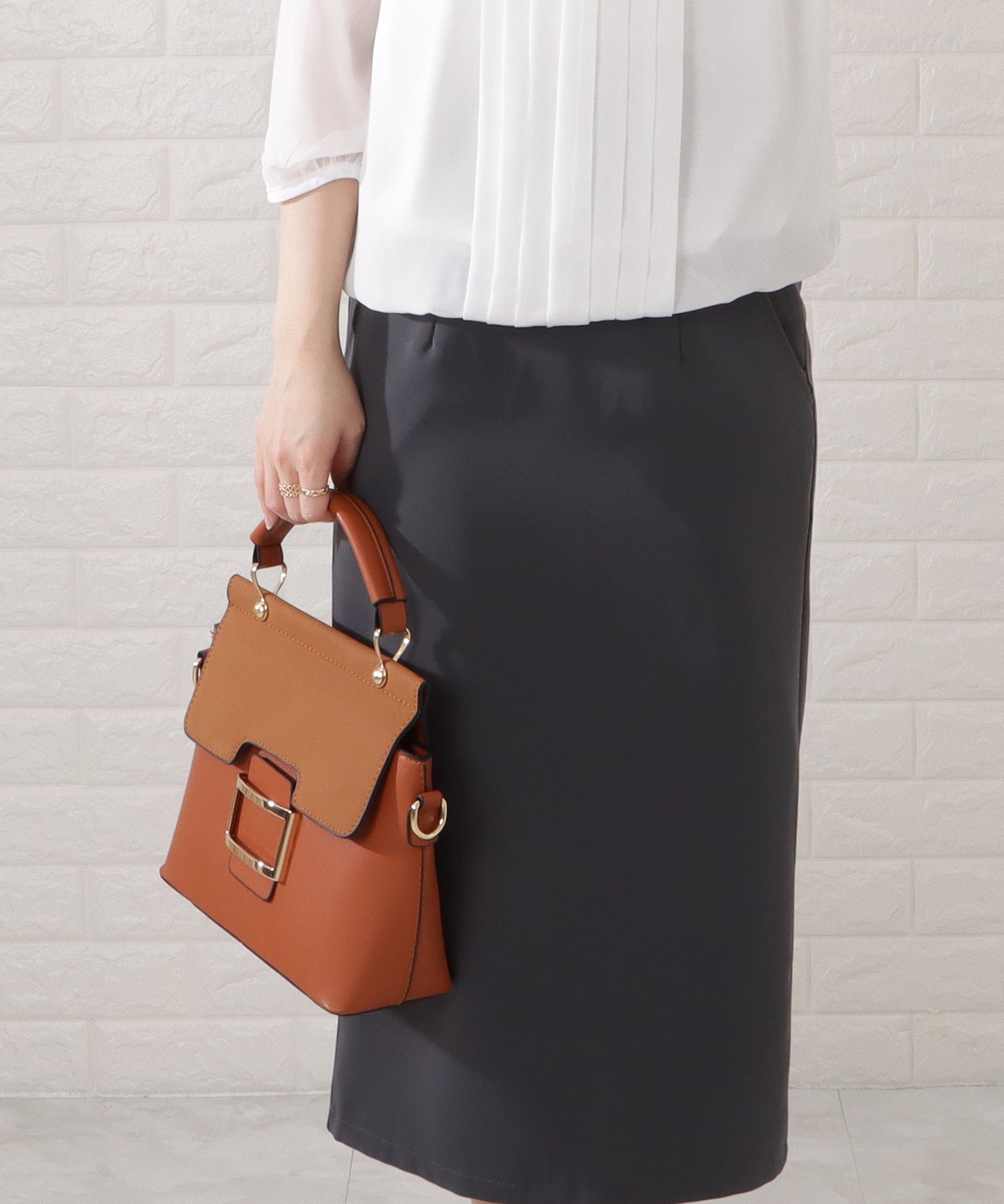 レザー調2WAYスクエアショルダーバッグ