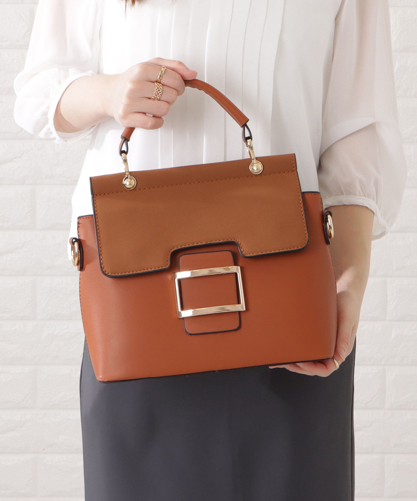 レザー調2WAYスクエアショルダーバッグ