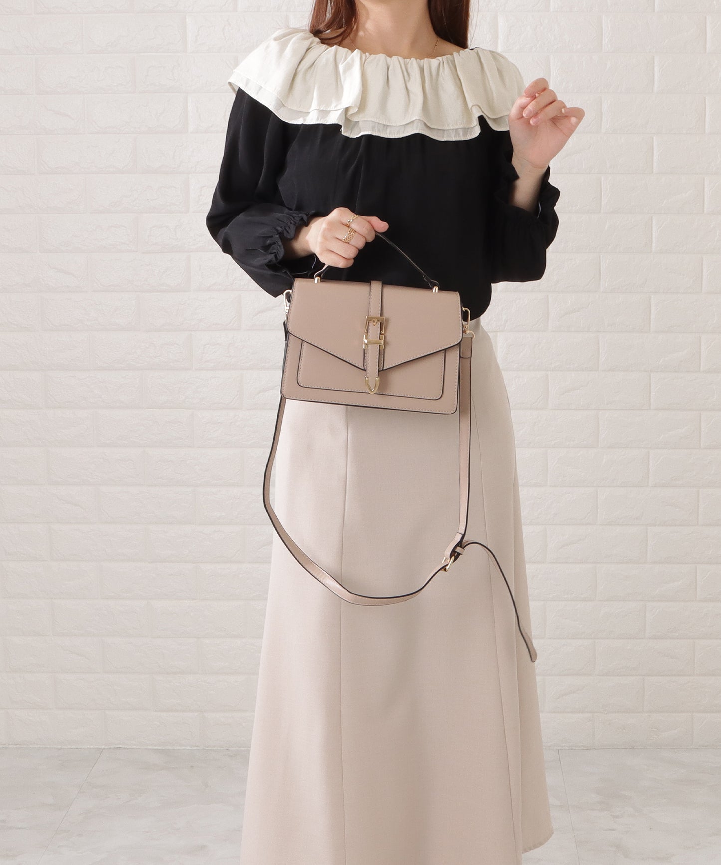 レザー調2WAYスクエアベルト付きバッグ