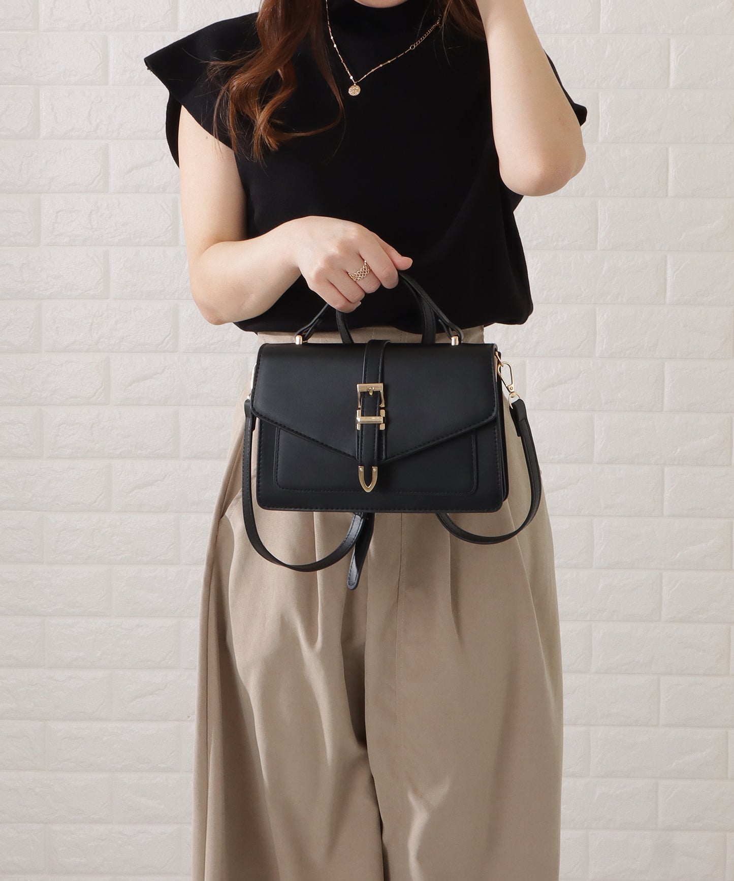 レザー調2WAYスクエアベルト付きバッグ