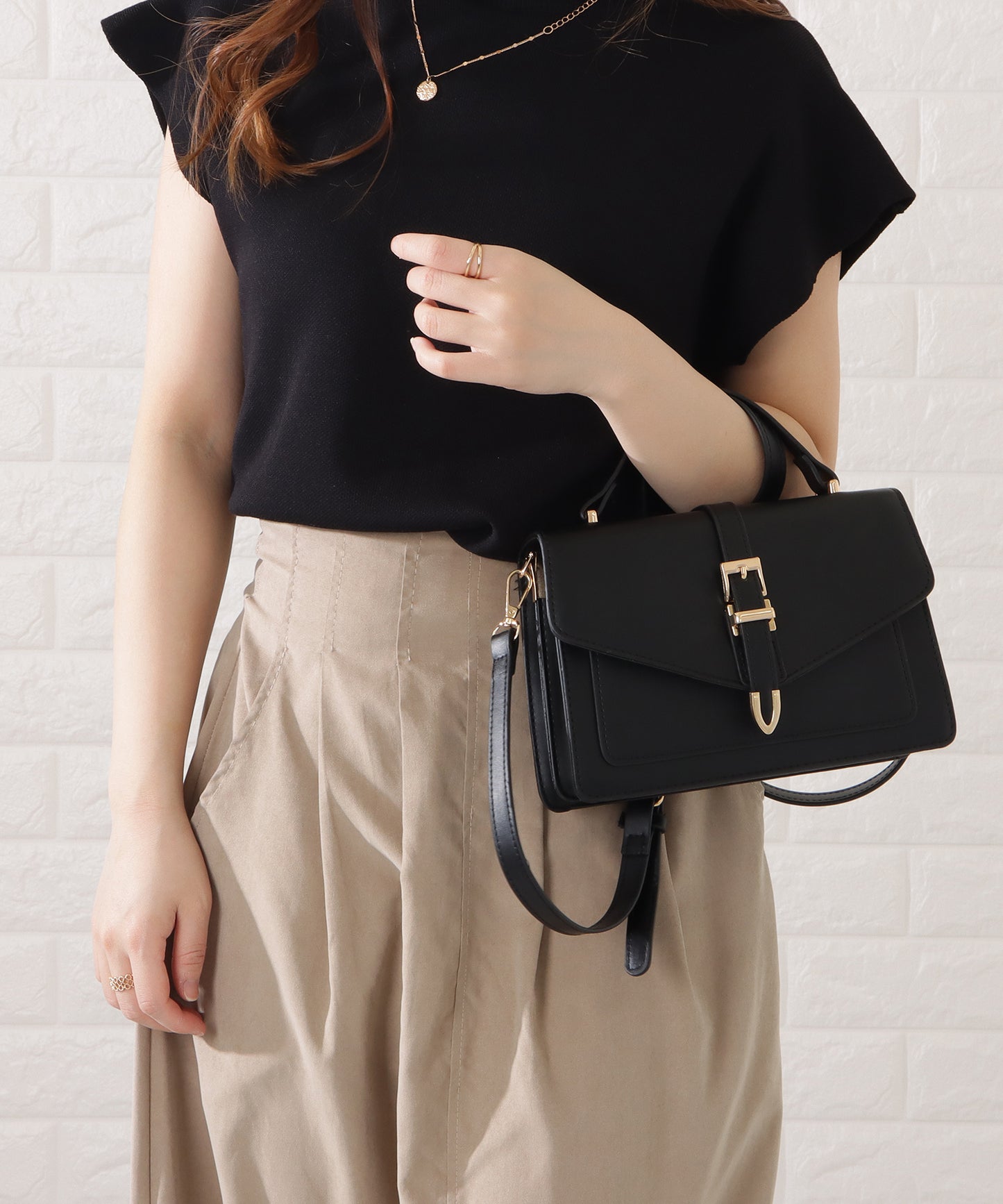 レザー調2WAYスクエアベルト付きバッグ