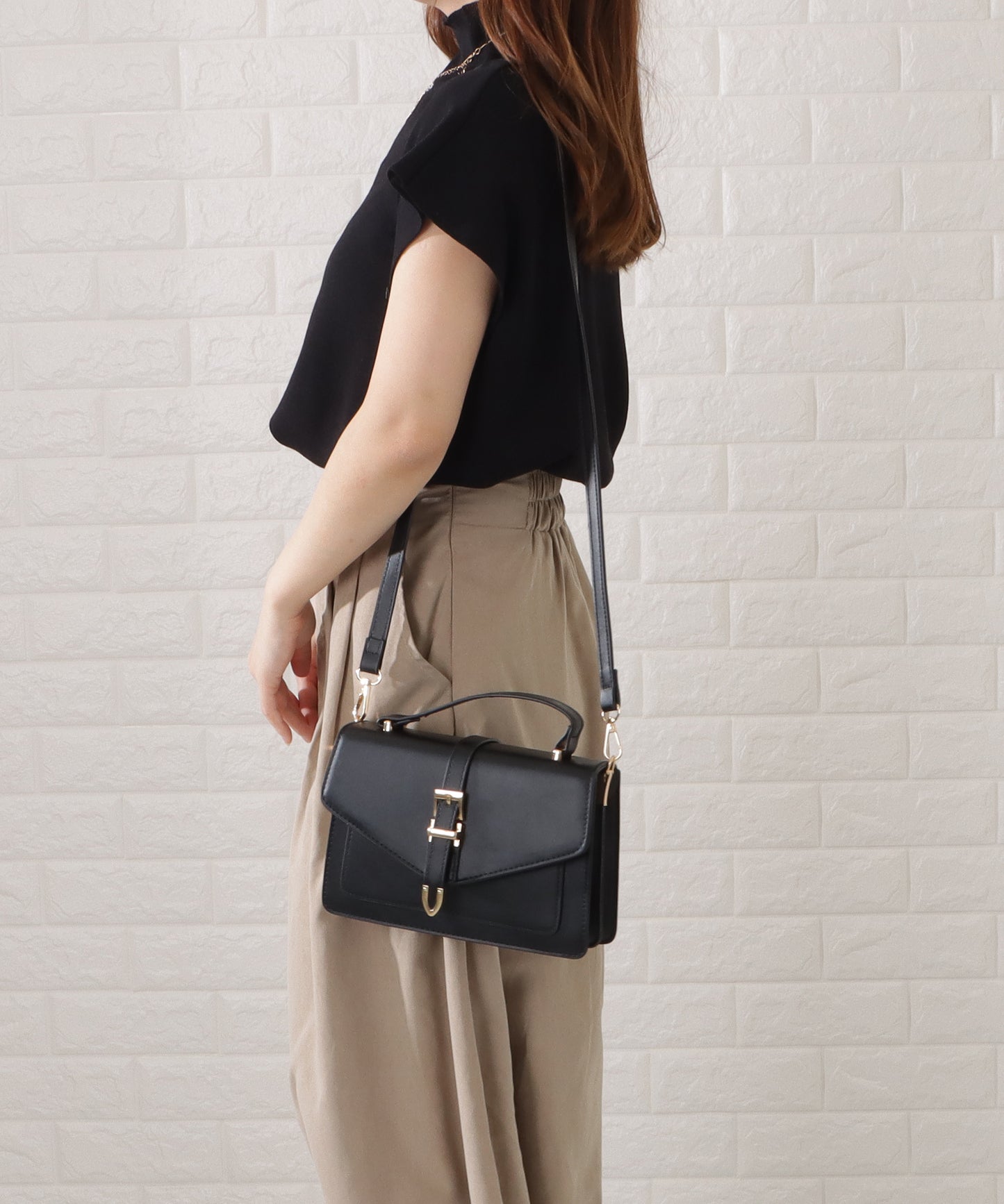 レザー調2WAYスクエアベルト付きバッグ