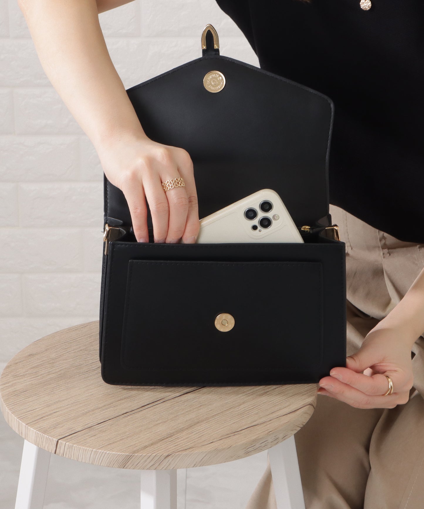 レザー調2WAYスクエアベルト付きバッグ