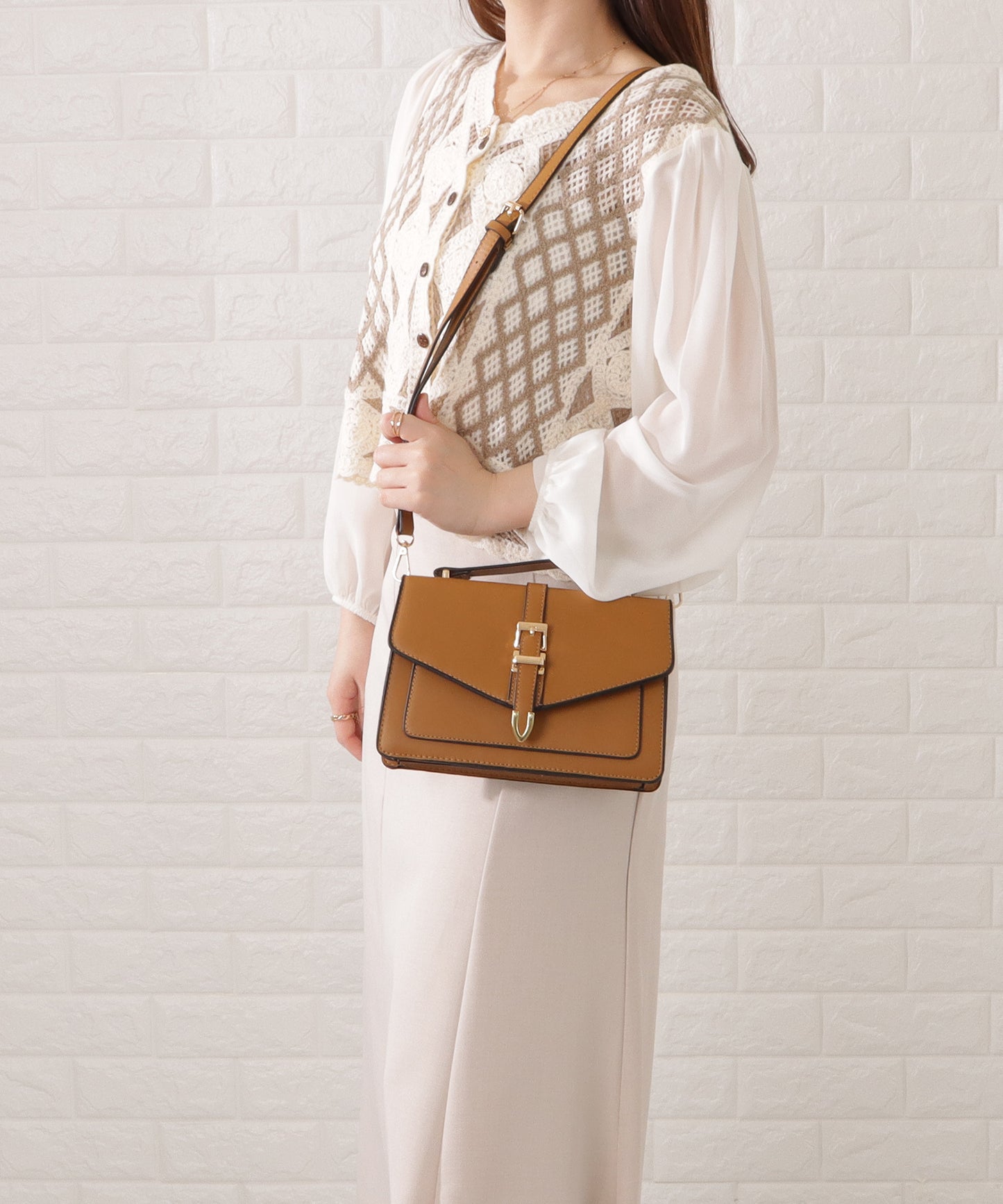 レザー調2WAYスクエアベルト付きバッグ