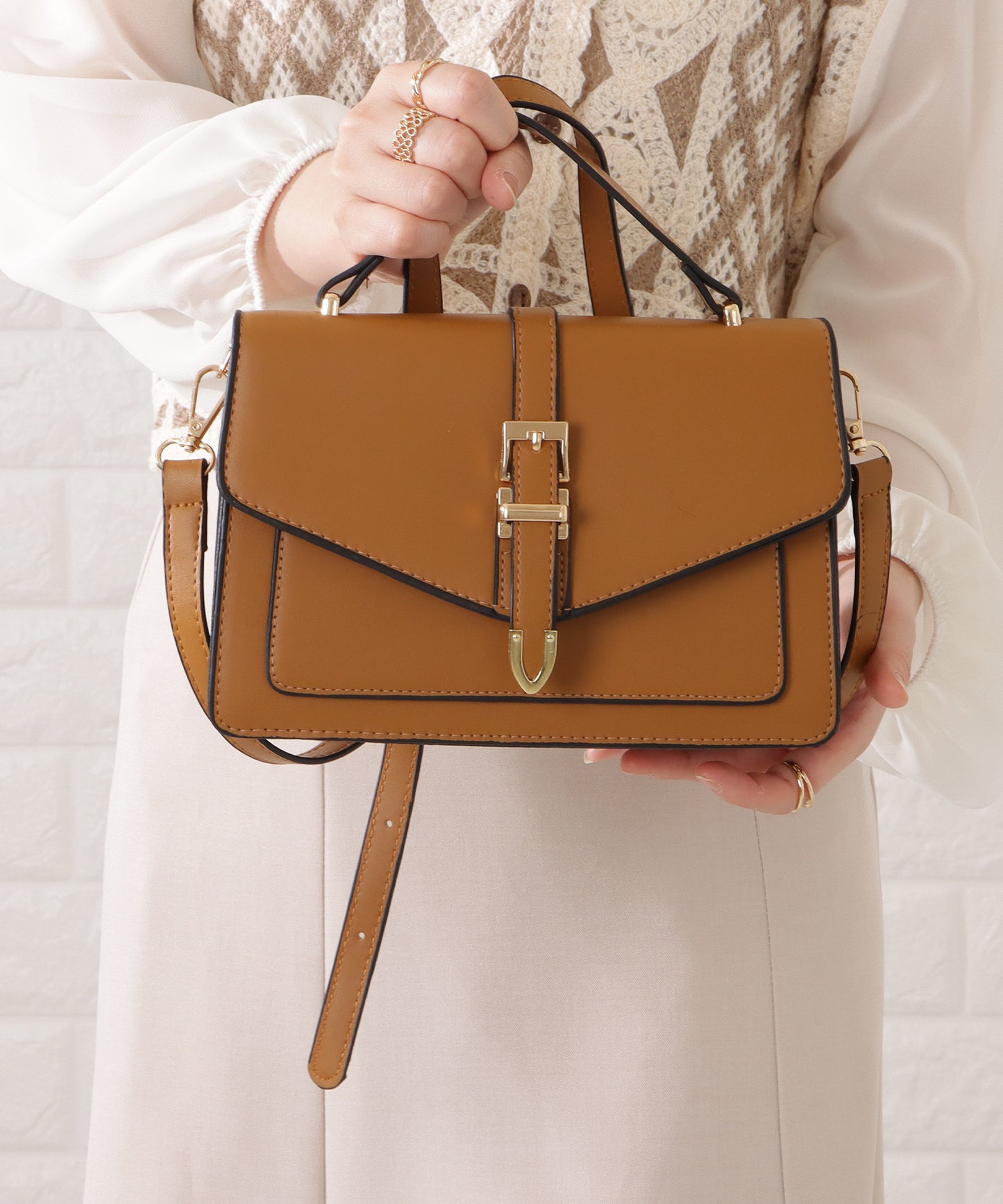 レザー調2WAYスクエアベルト付きバッグ