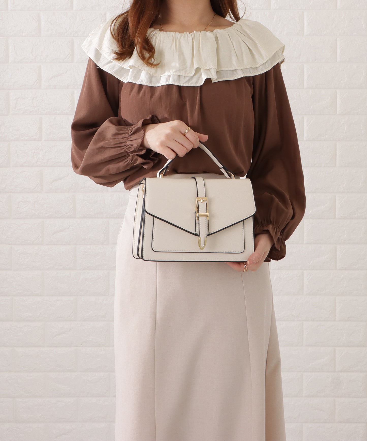 レザー調2WAYスクエアベルト付きバッグ