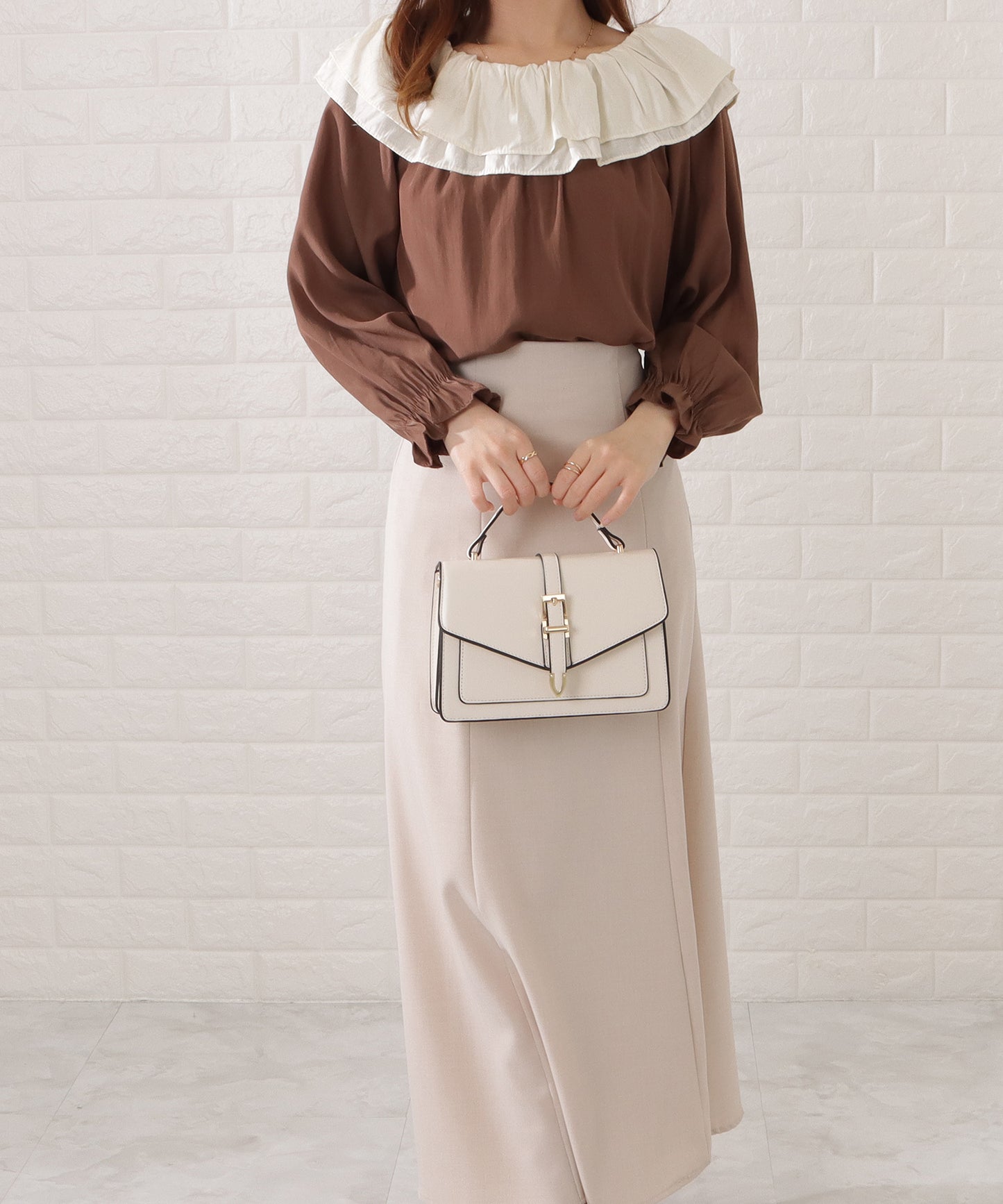 レザー調2WAYスクエアベルト付きバッグ