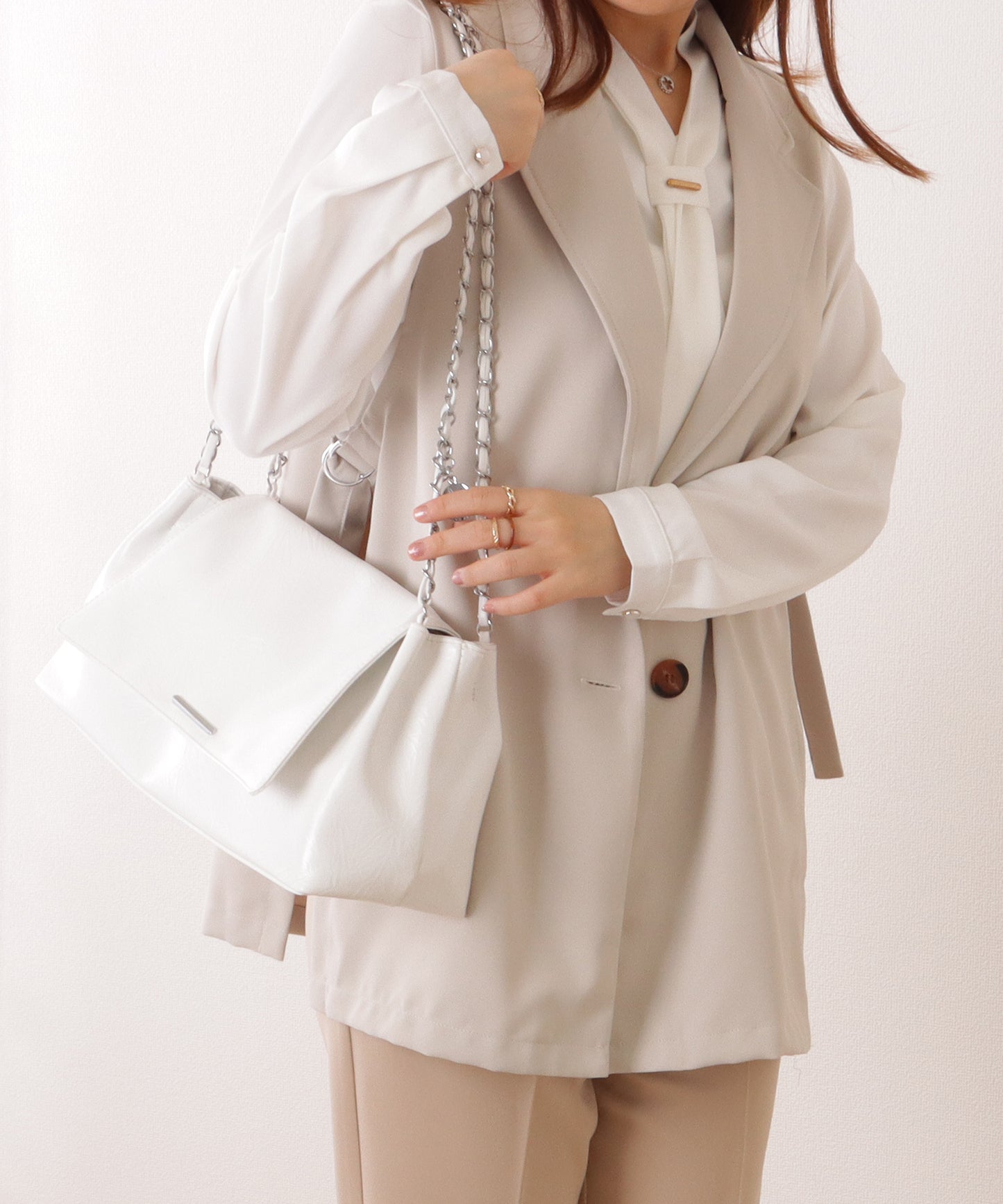 チェーンストラップ付き フラップ ショルダー バッグ