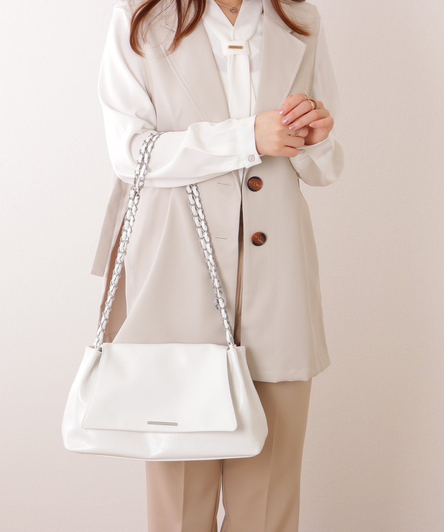 チェーンストラップ付き フラップ ショルダー バッグ