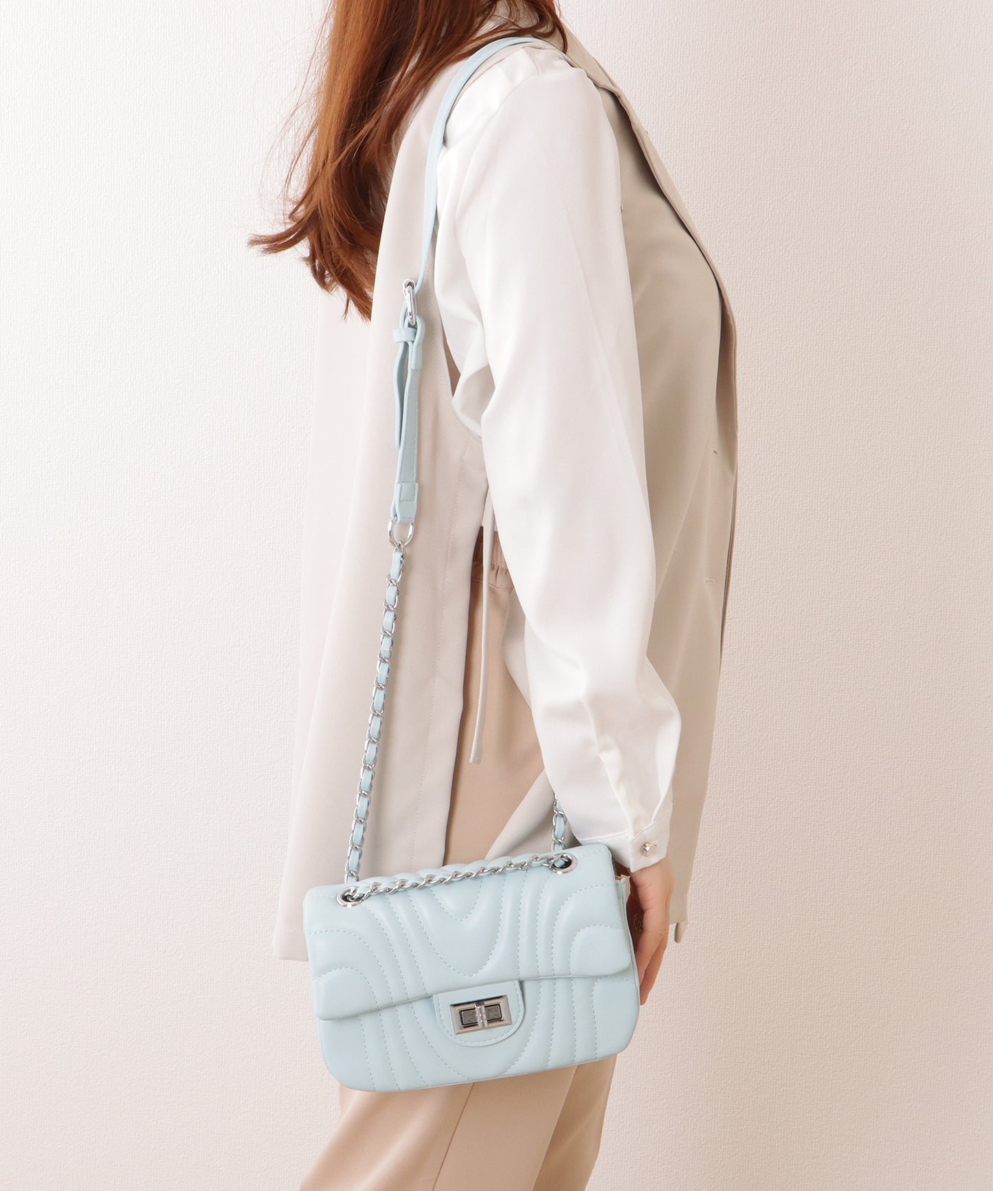 ウエーブ ステッチ キルティング チェーン ショルダー バッグ