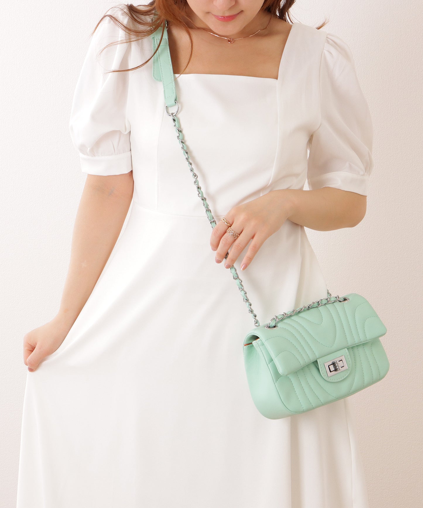 ウエーブ ステッチ キルティング チェーン ショルダー バッグ