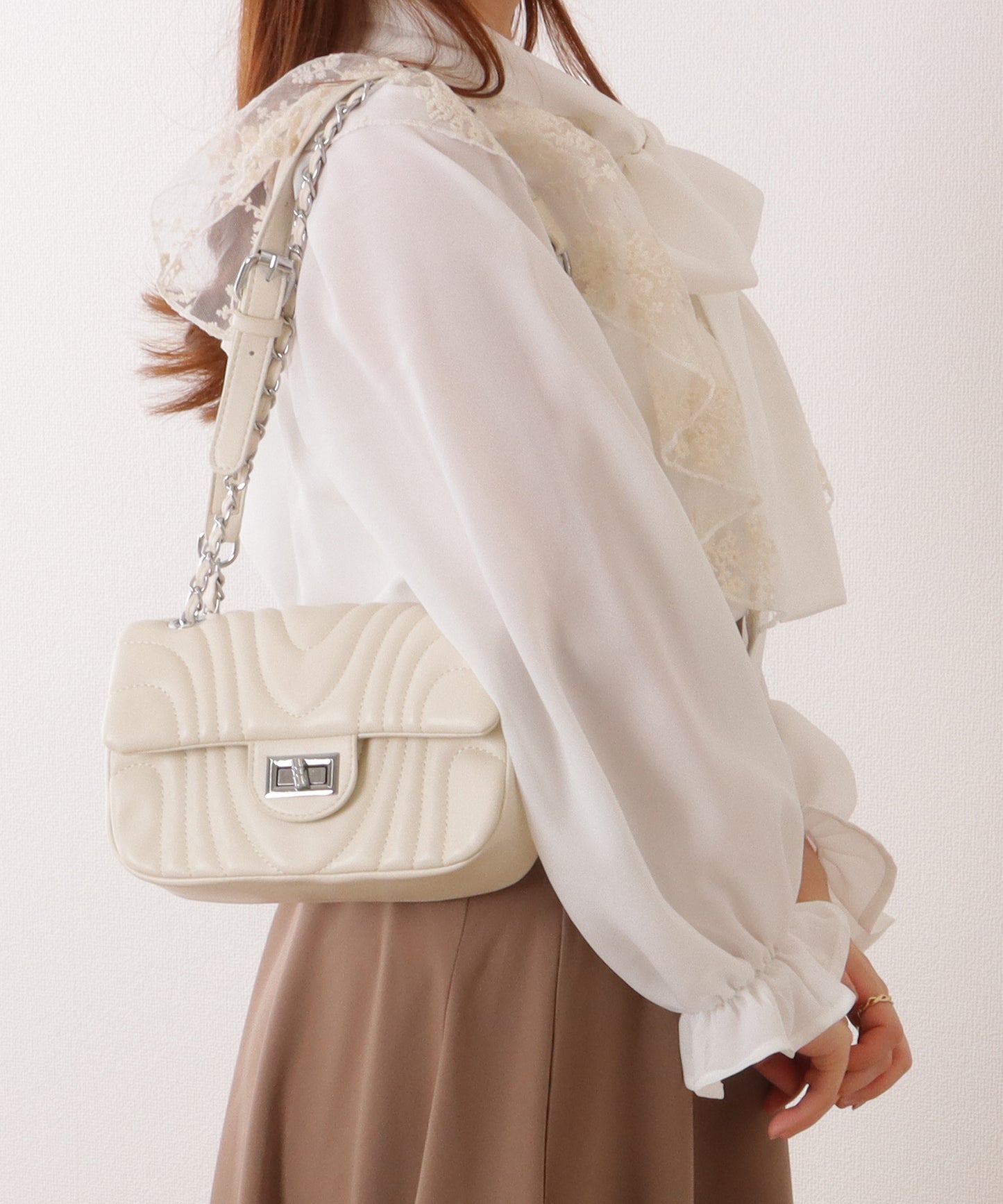 ウエーブ ステッチ キルティング チェーン ショルダー バッグ