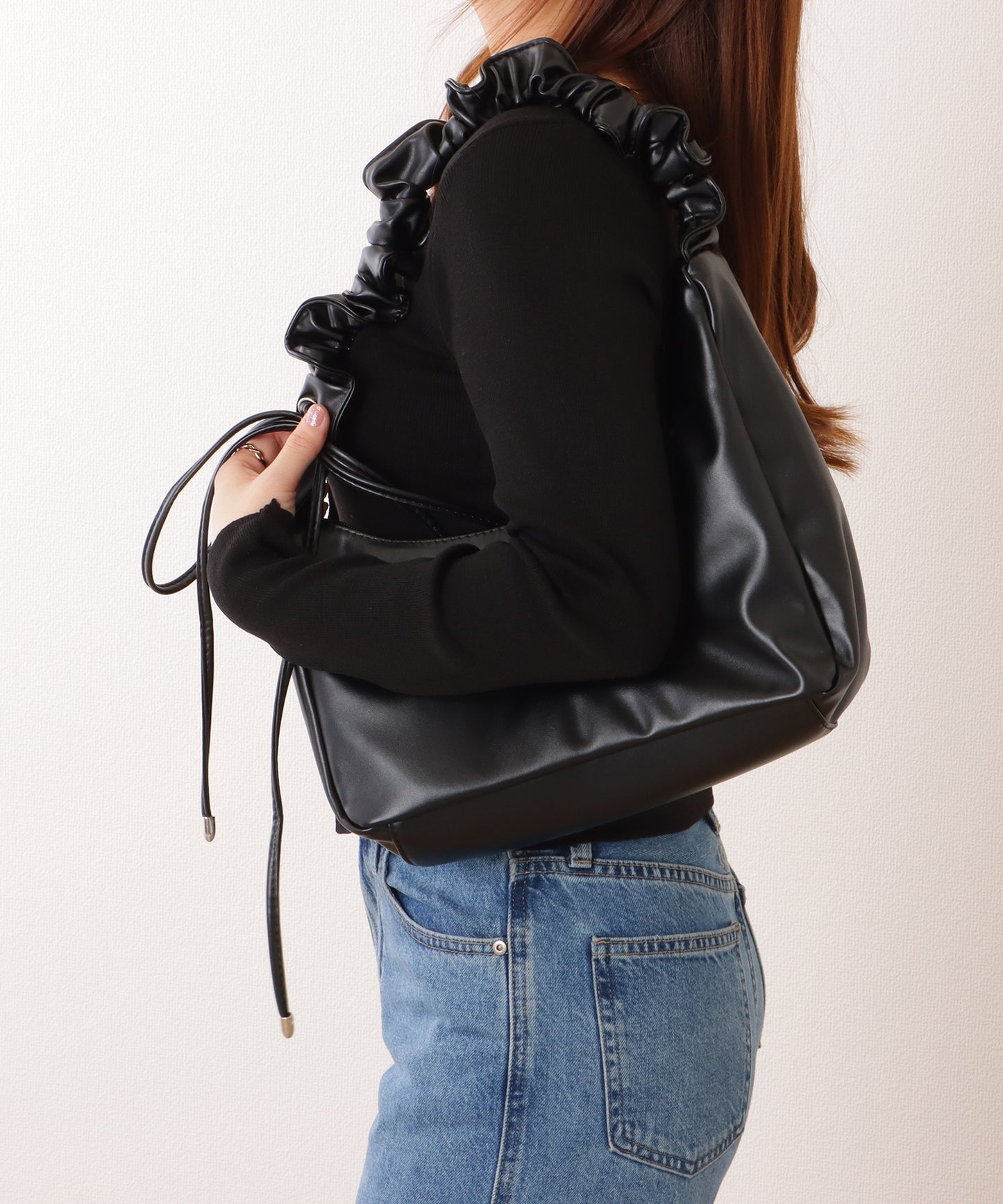 シュシュ ハンドル ショルダー バッグ