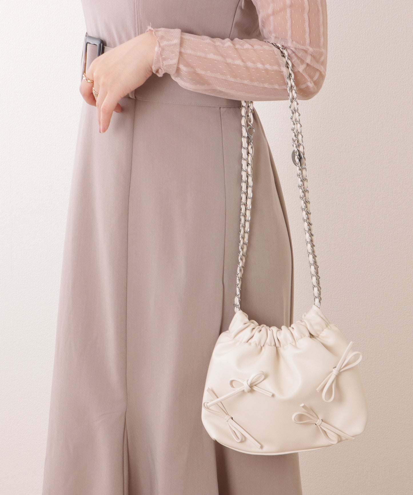 チェーンストラップ リボン ギャザー ショルダーバッグ