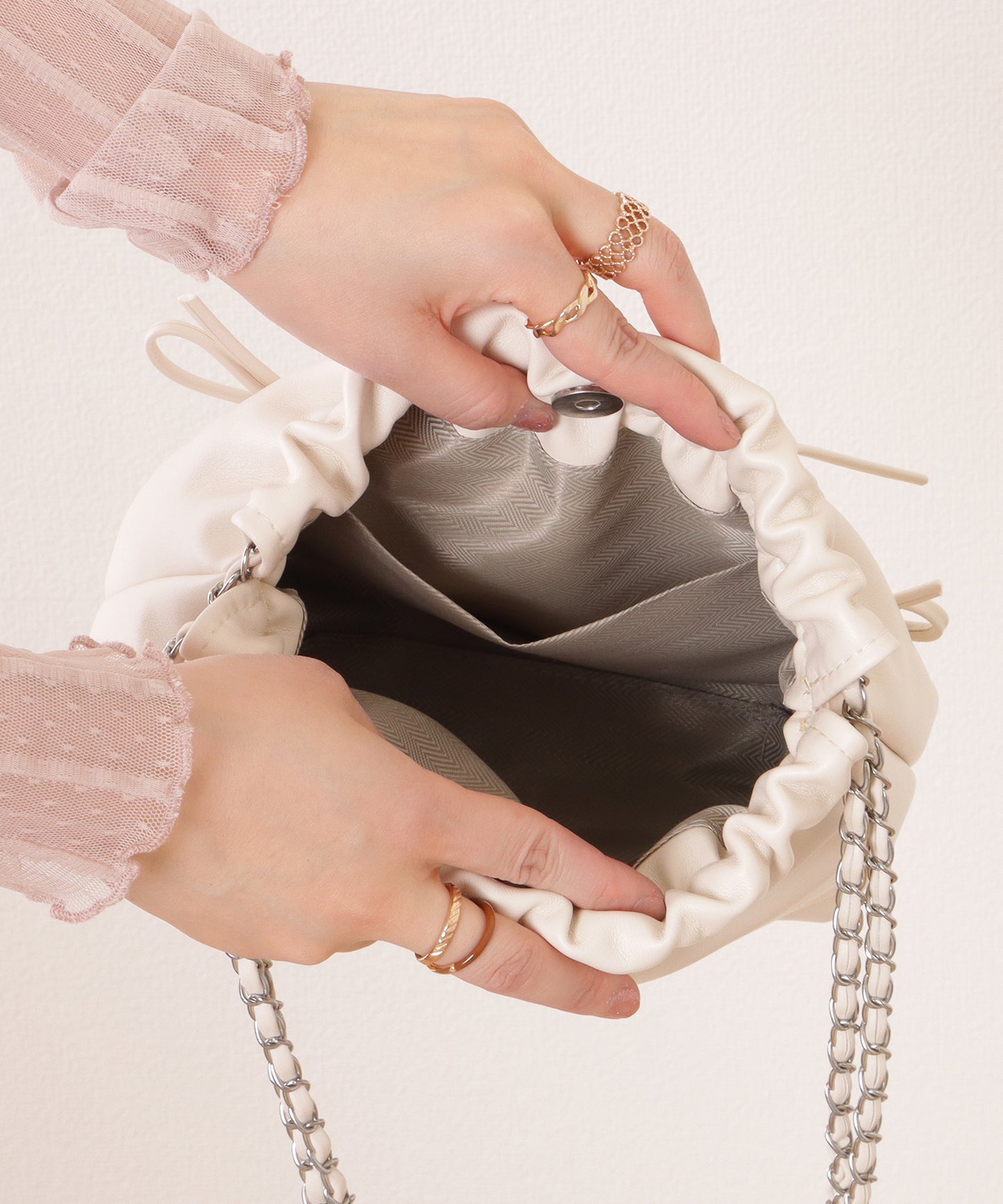 チェーンストラップ リボン ギャザー ショルダーバッグ