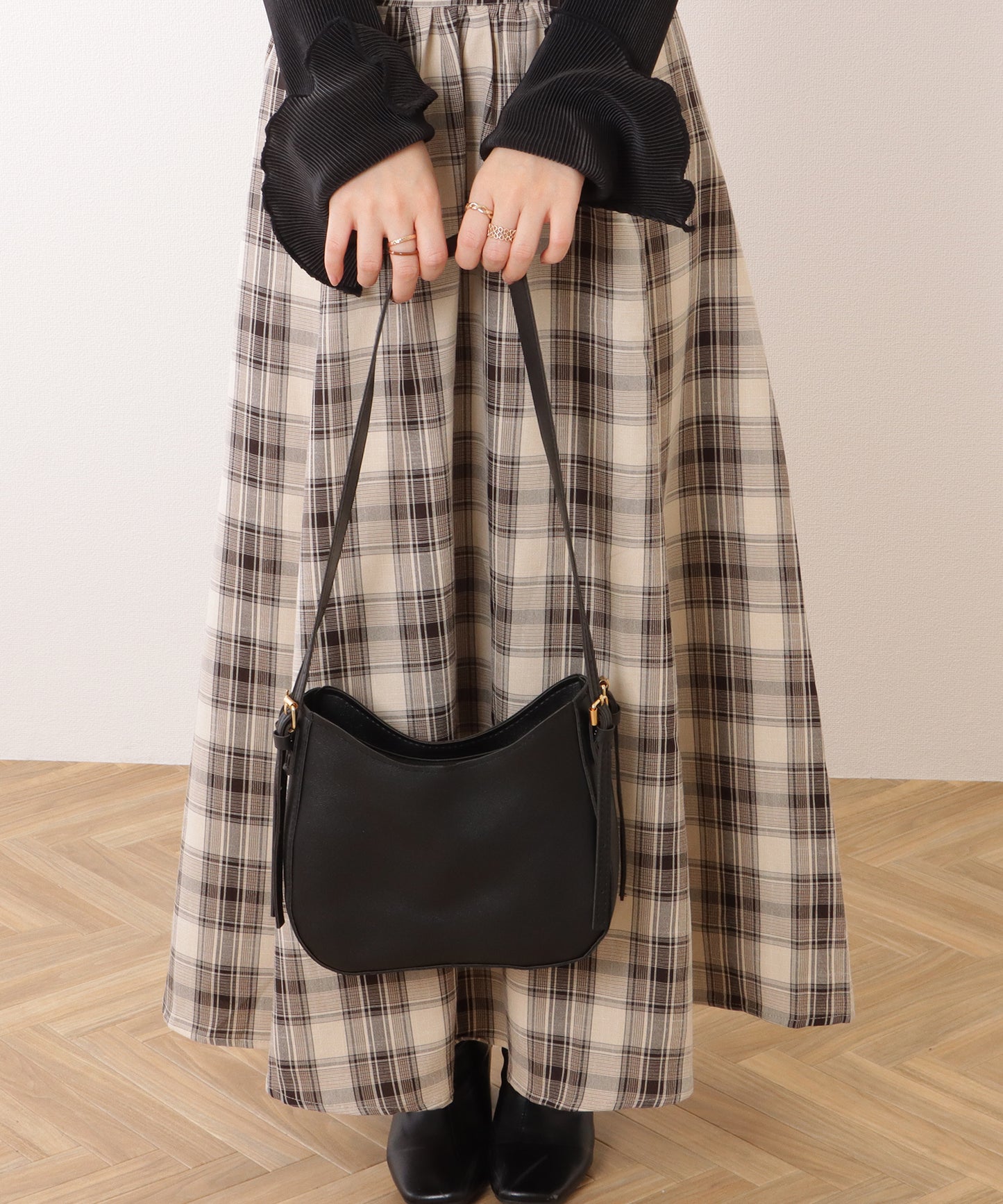 デザイン ストラップ ラウンド ショルダーバッグ