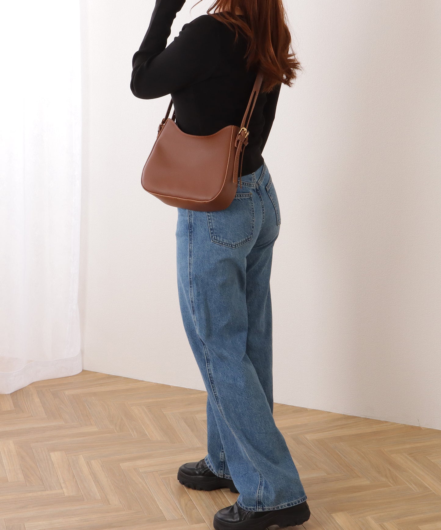 デザイン ストラップ ラウンド ショルダーバッグ