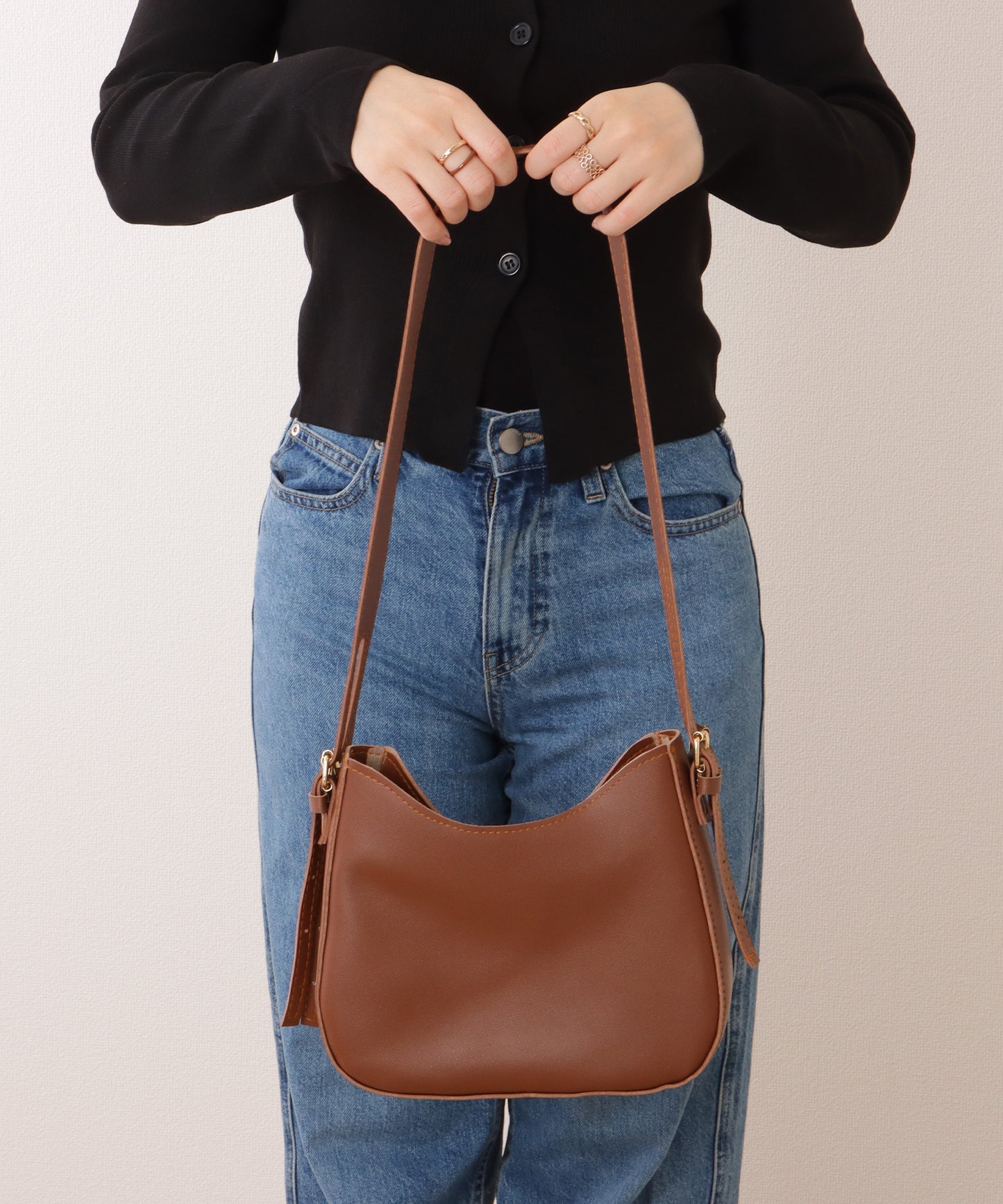 デザイン ストラップ ラウンド ショルダーバッグ