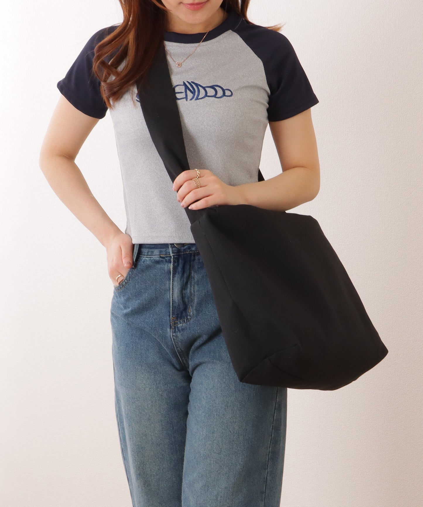 ポケット付き 大容量 ファスナー ビッグ ショルダーバッグ