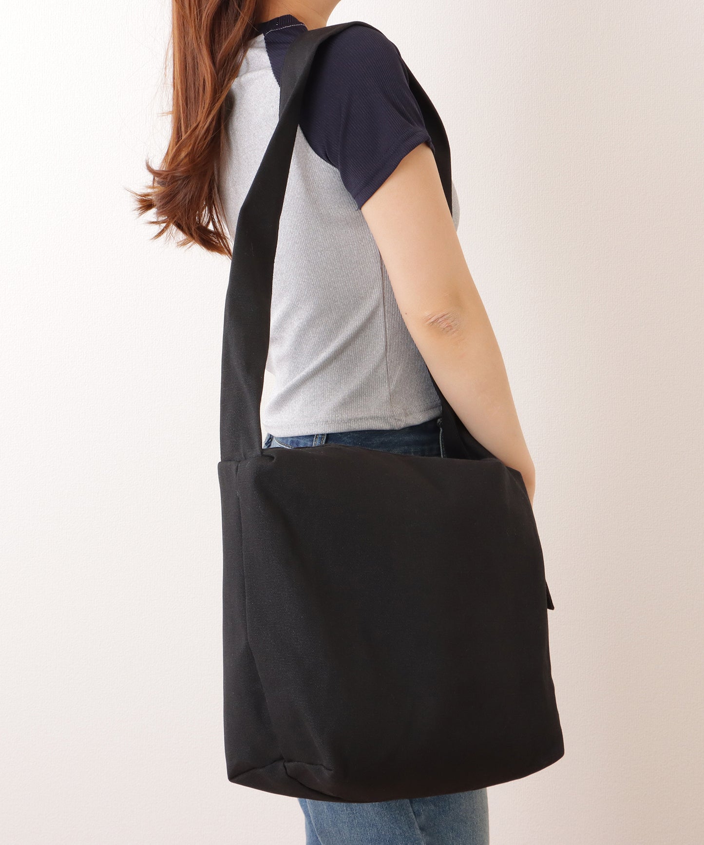 ポケット付き 大容量 ファスナー ビッグ ショルダーバッグ