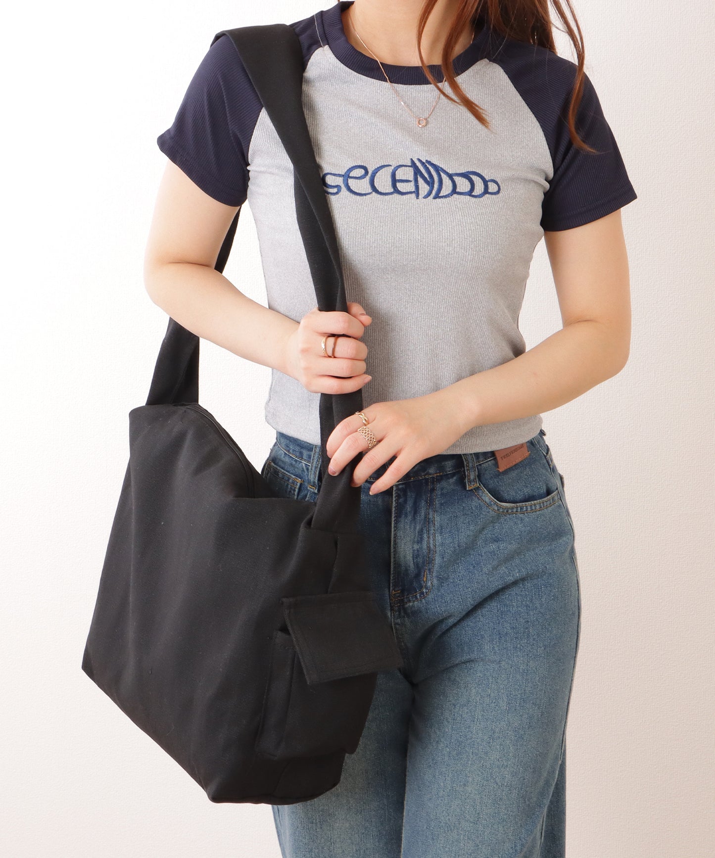 ポケット付き 大容量 ファスナー ビッグ ショルダーバッグ