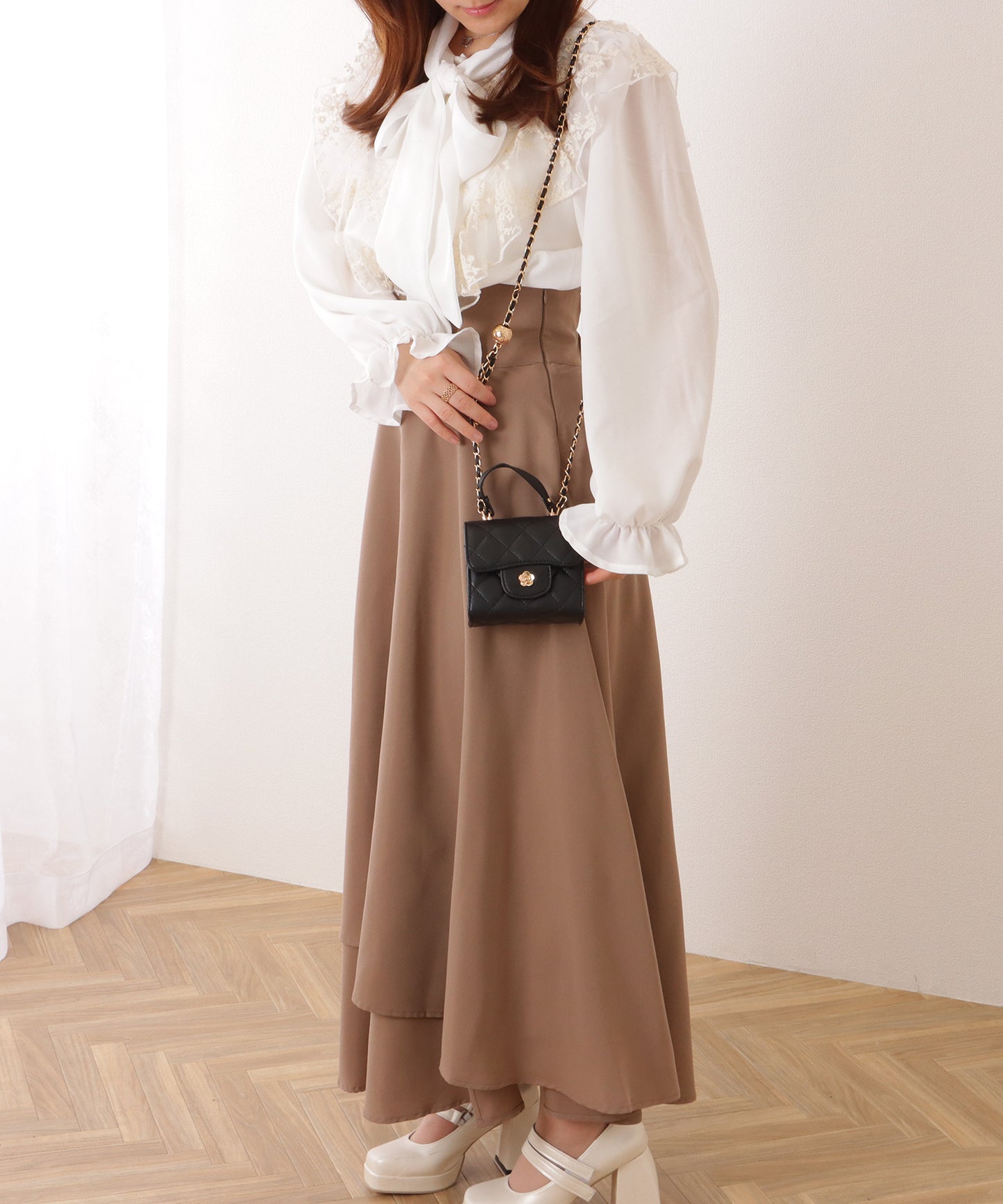 フラワーモチーフ付き 2WAY キルティング スクエア ショルダーバッグ