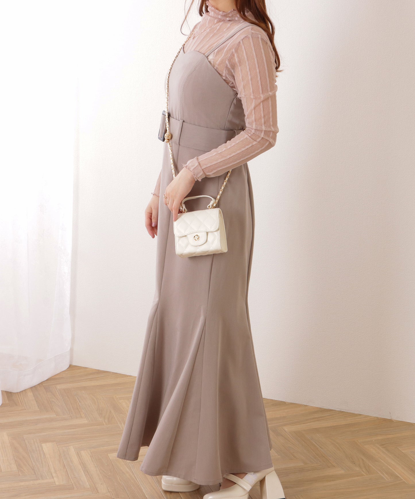 フラワーモチーフ付き 2WAY キルティング スクエア ショルダーバッグ