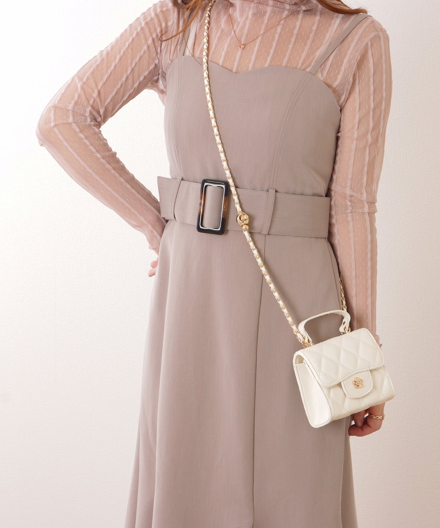 フラワーモチーフ付き 2WAY キルティング スクエア ショルダーバッグ